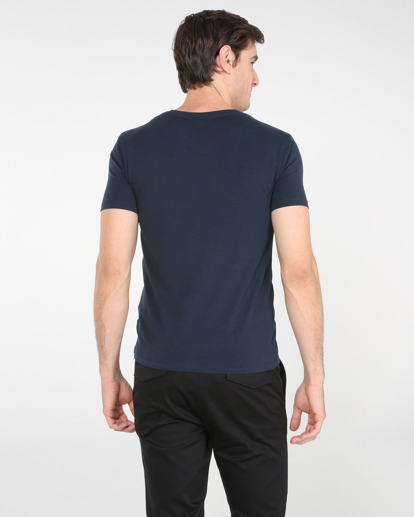 camiseta gola v masculina riachuelo