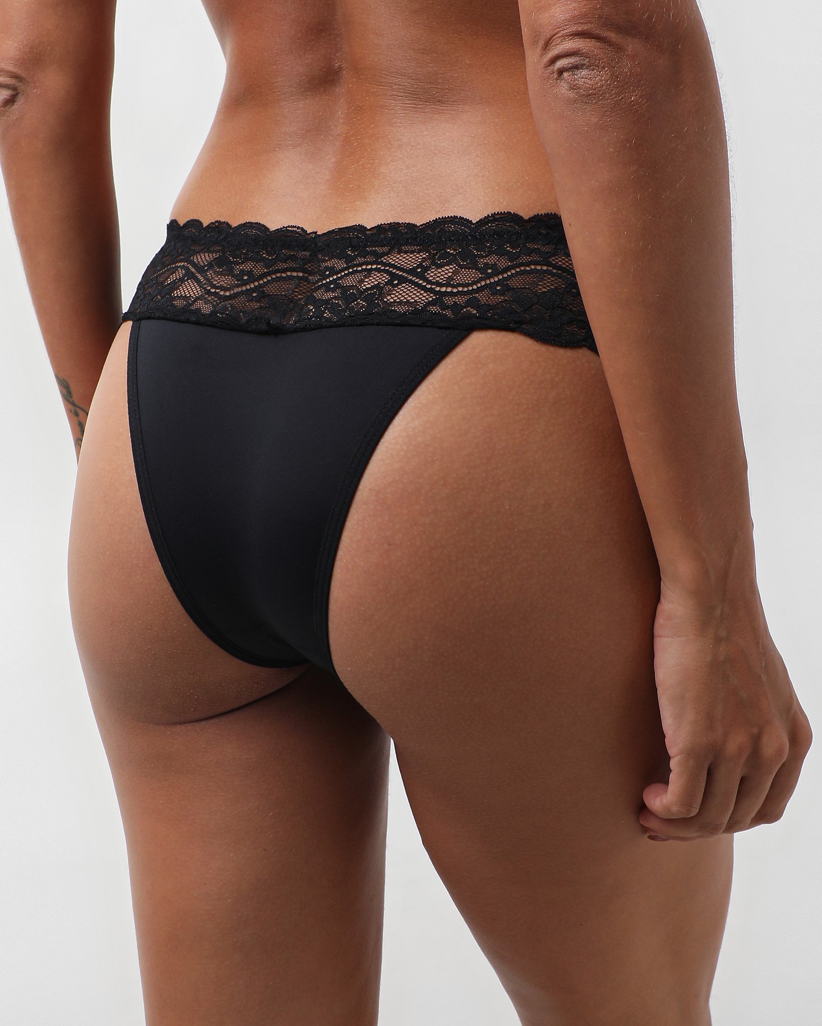 Kit calcinha biquíni 2 peças tradicional cós em renda multicor | Riachuelo