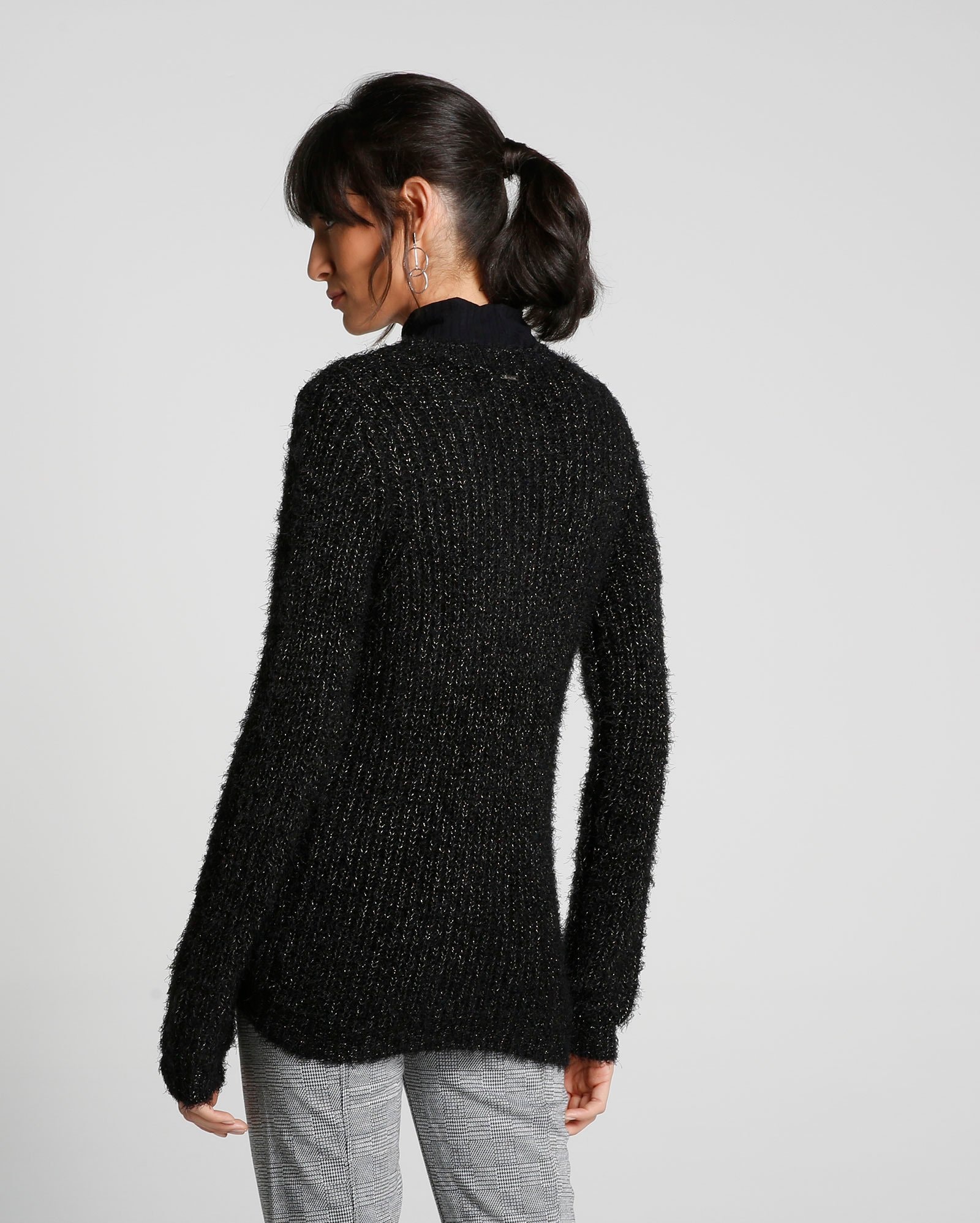 blusa tricot dourada