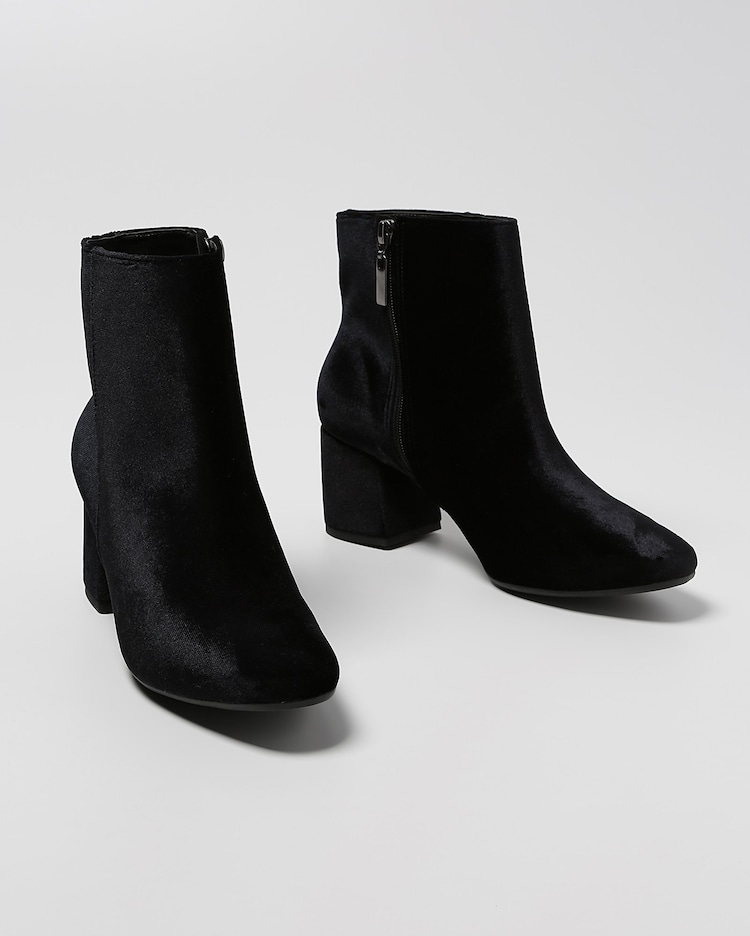 Riachuelo Bota Cano Curto Veludo RCHLO Shoes Preto