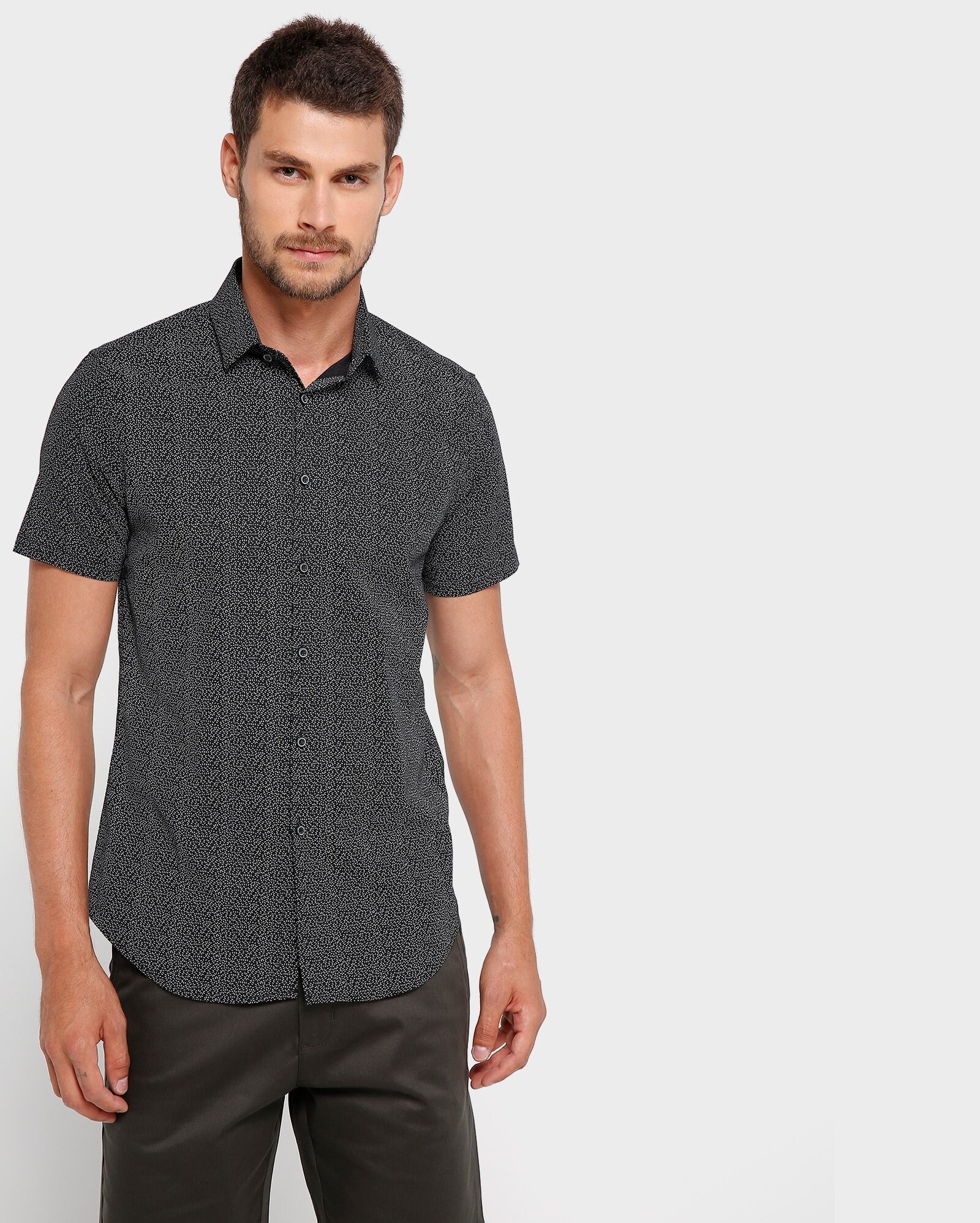 gravata com camisa manga curta