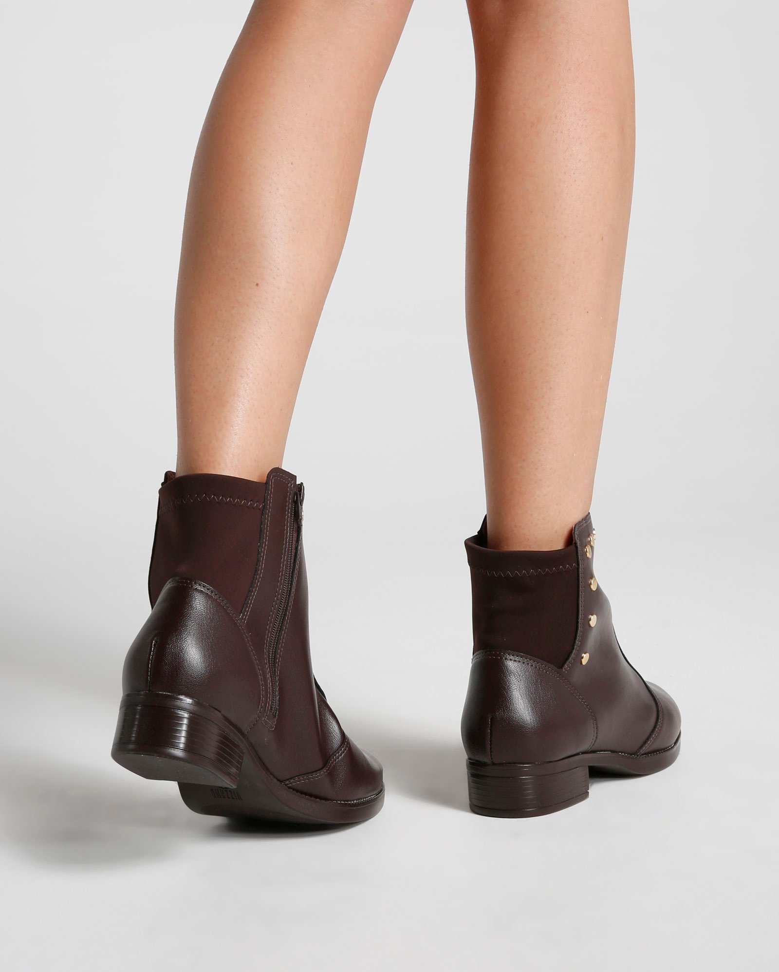 Bota Coturno Vizzano Tachas Bege – AmoMuito – Comparador de preços para  produtos de moda e beleza