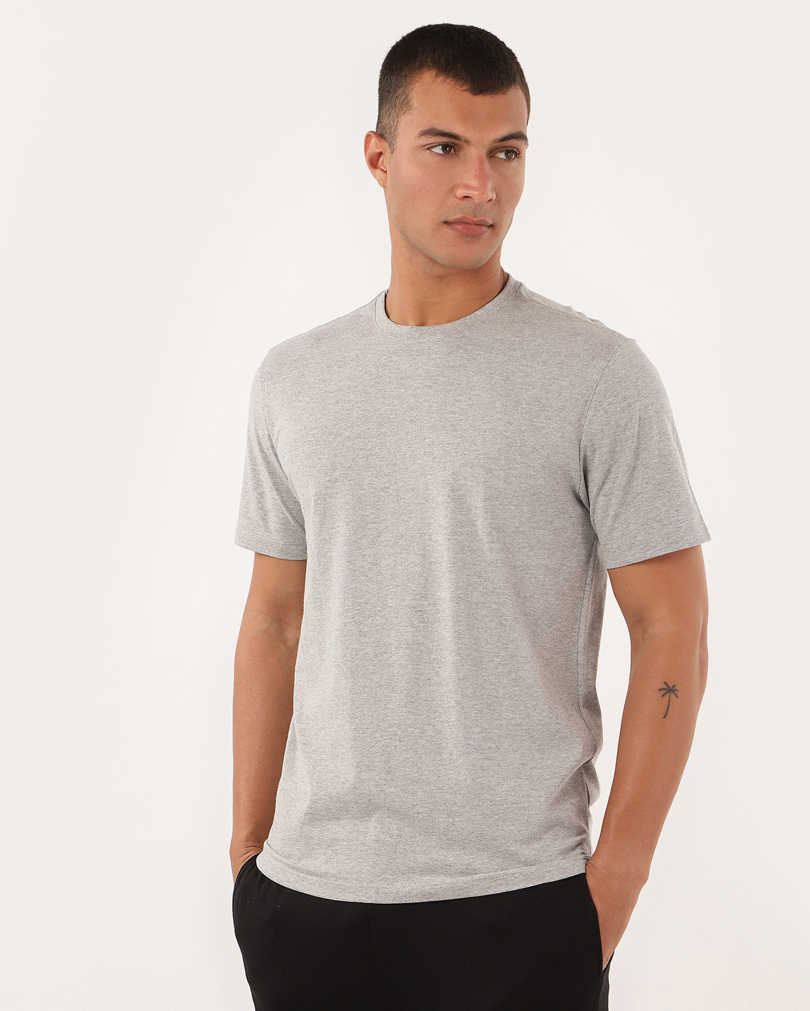 Camiseta masculina Essencial Regular - Cinza Claro Mescla