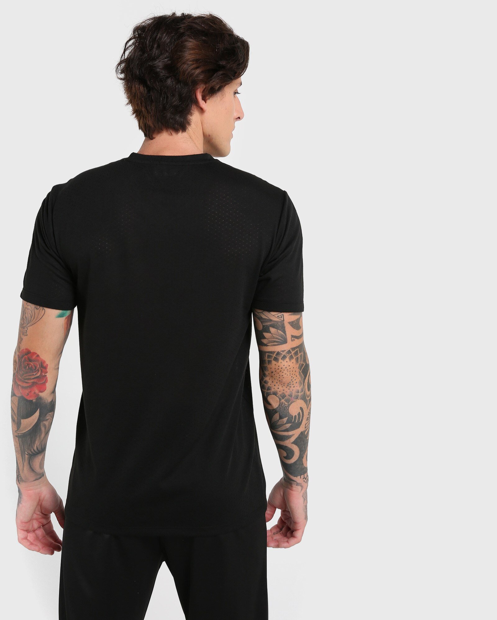 camiseta gola v masculina riachuelo
