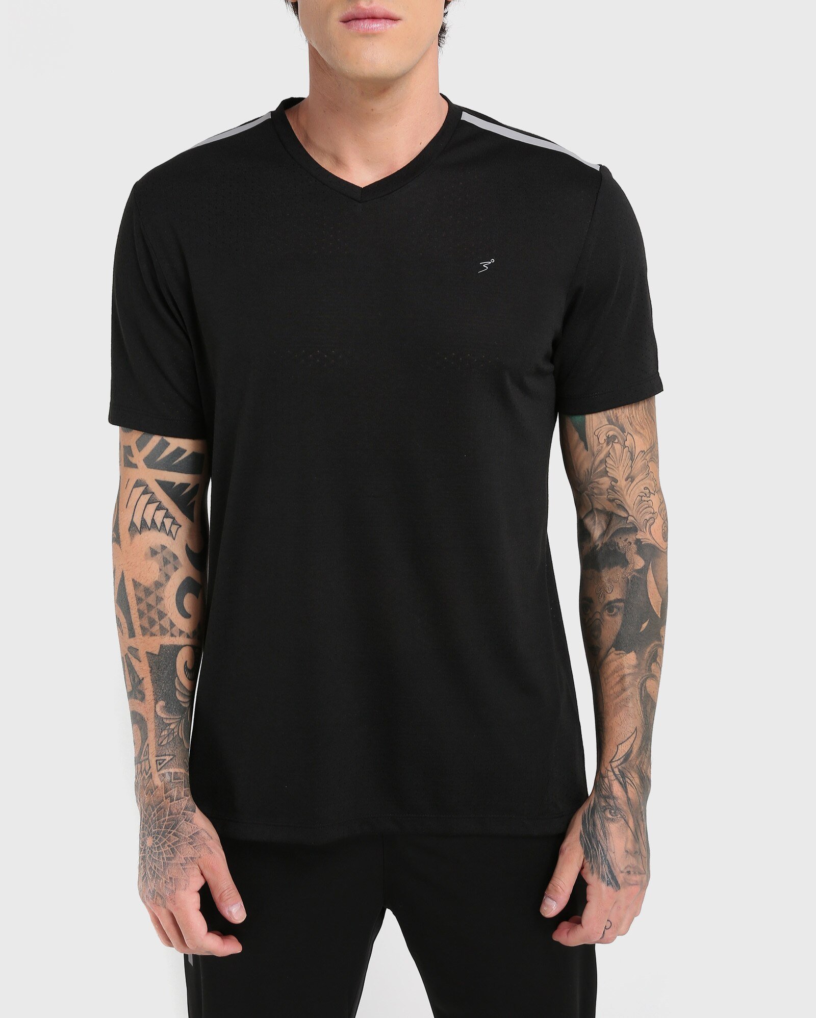 camiseta gola v masculina riachuelo