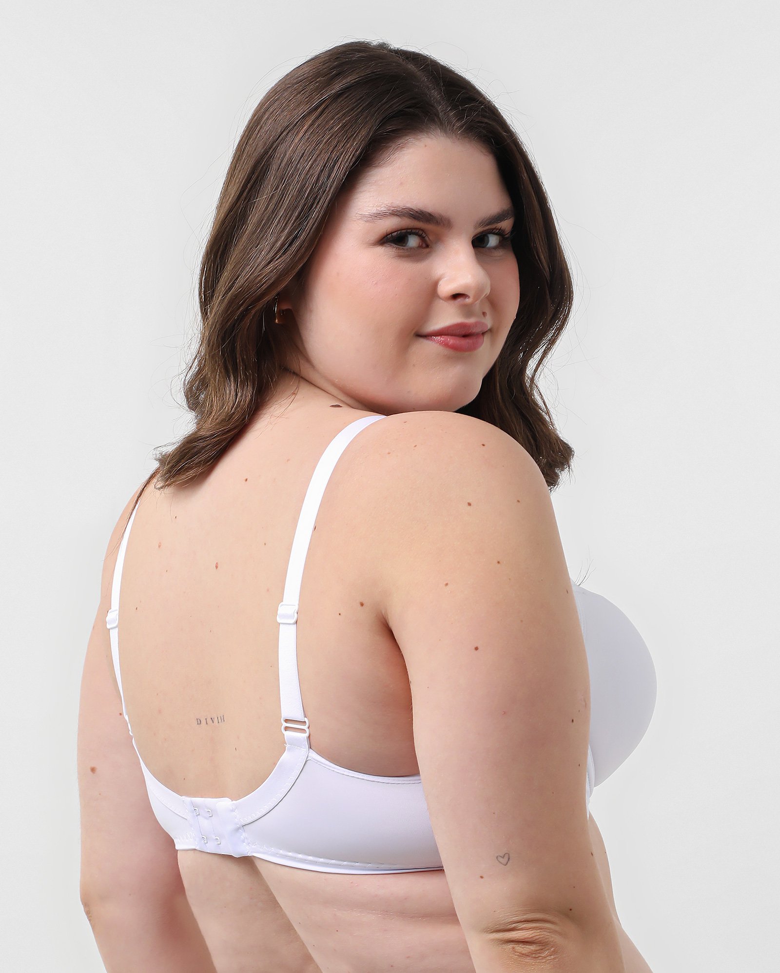 Sutiã base plus size com bojo e alças reguláveis liso - Branco | Riachuelo