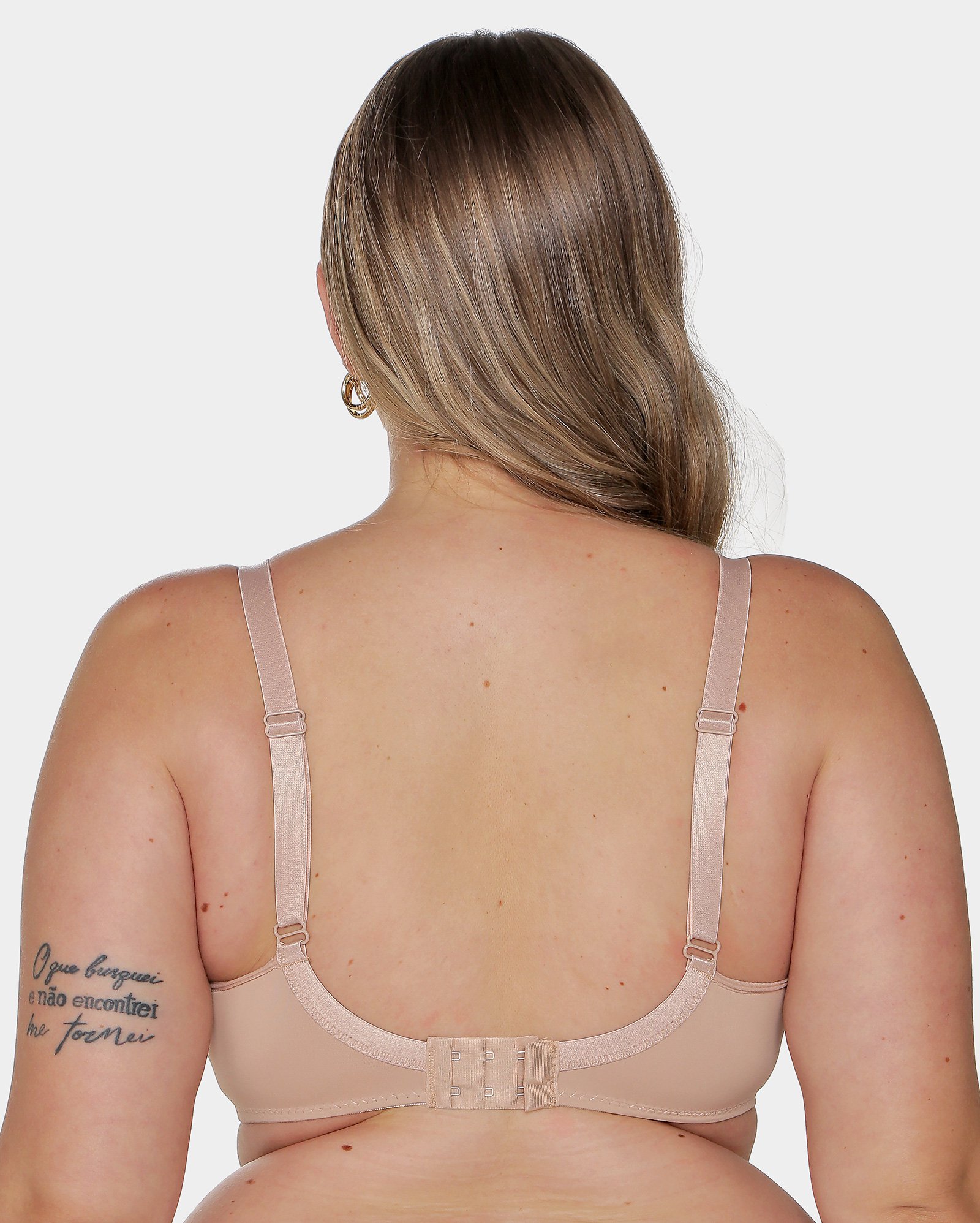 Sutiã base plus size com bojo e alças reguláveis liso - Bege | Riachuelo
