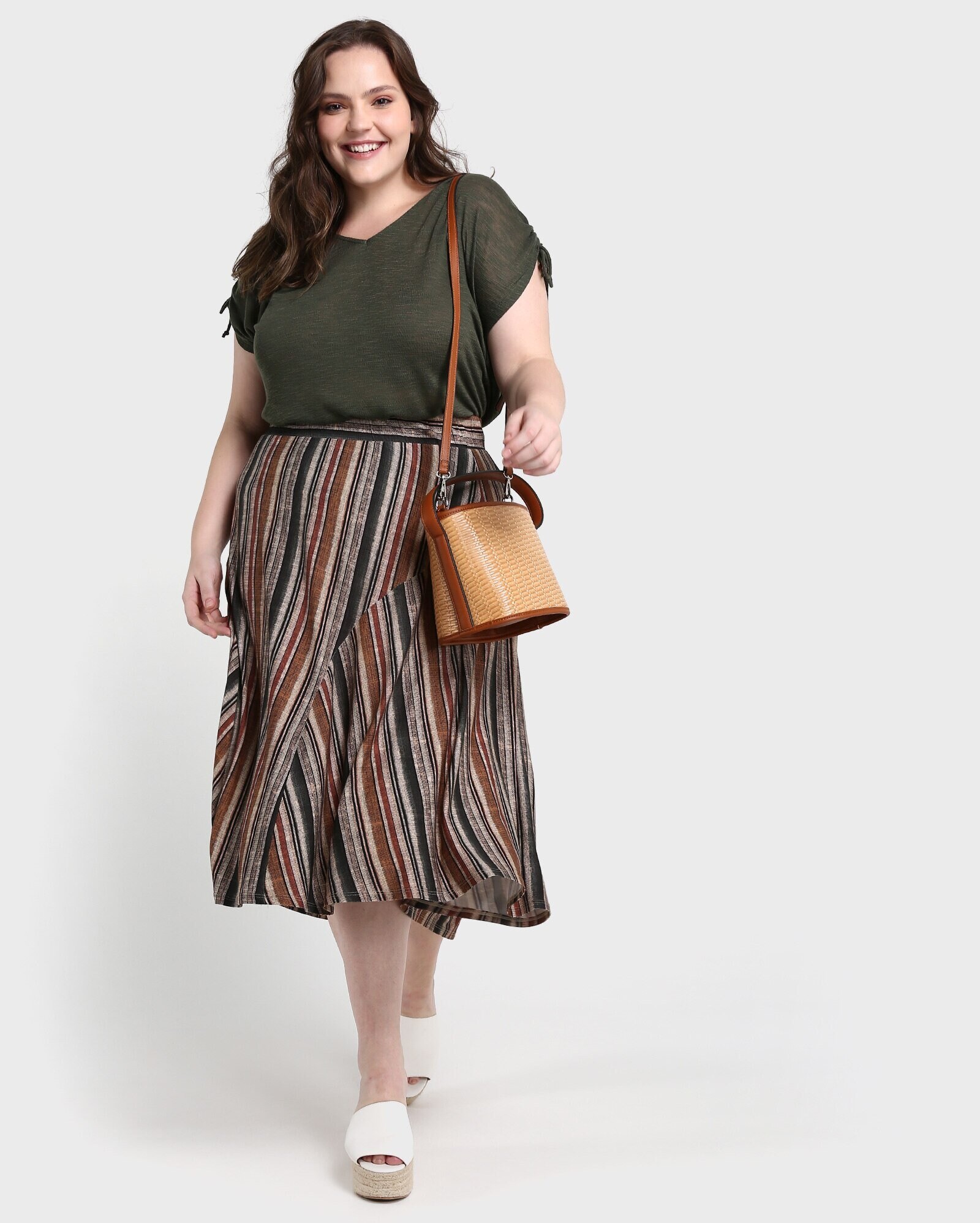 Riachuelo | Saia Midi Evasê Plus Size Listras