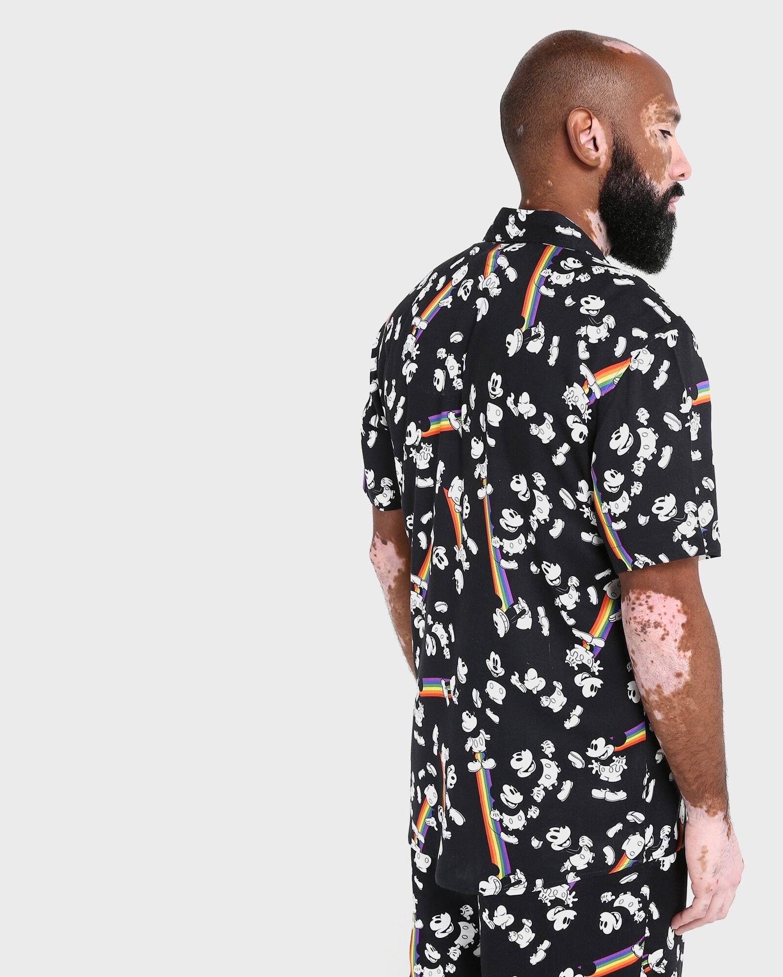 camiseta mickey pride