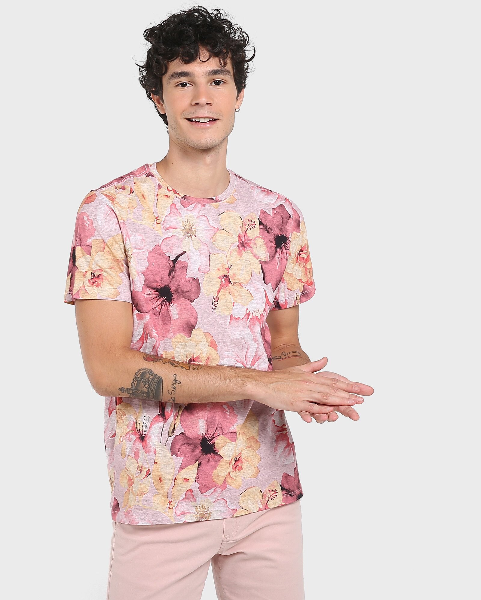 camiseta floral