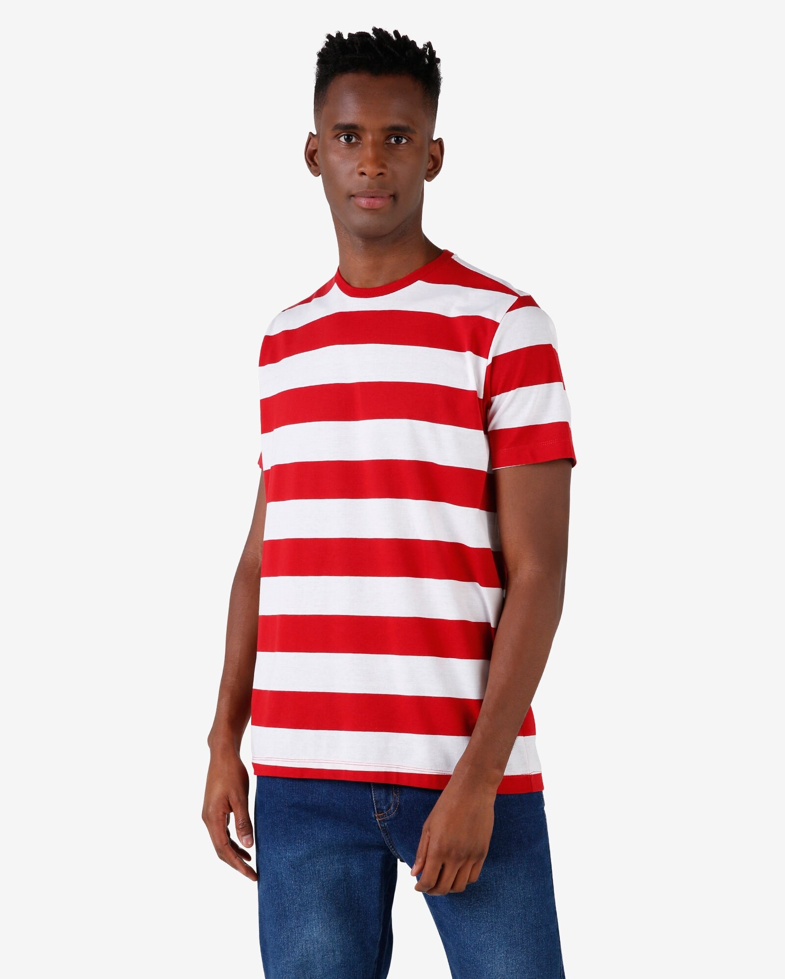 camiseta listrada branco e vermelho