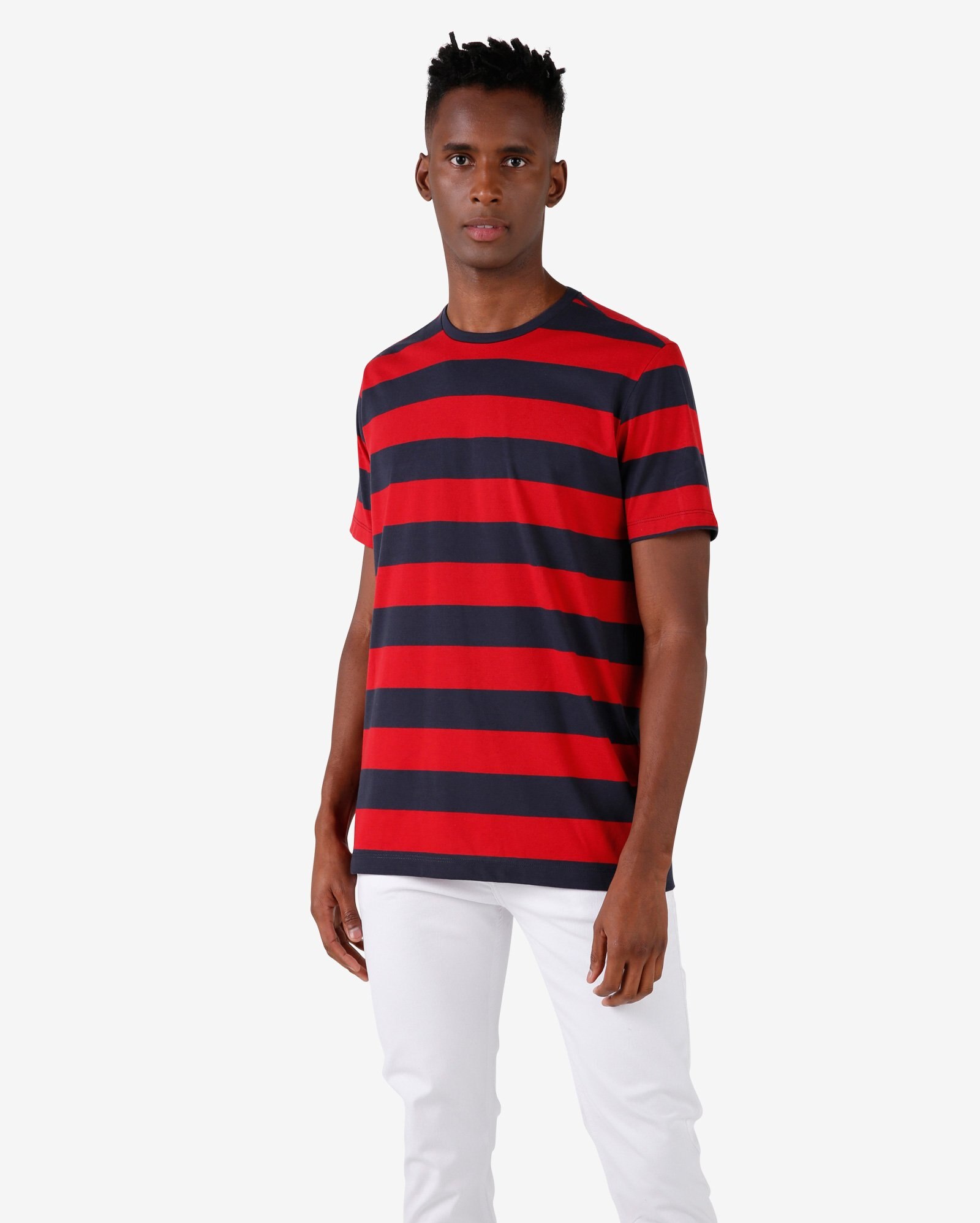 camiseta listrada azul marinho