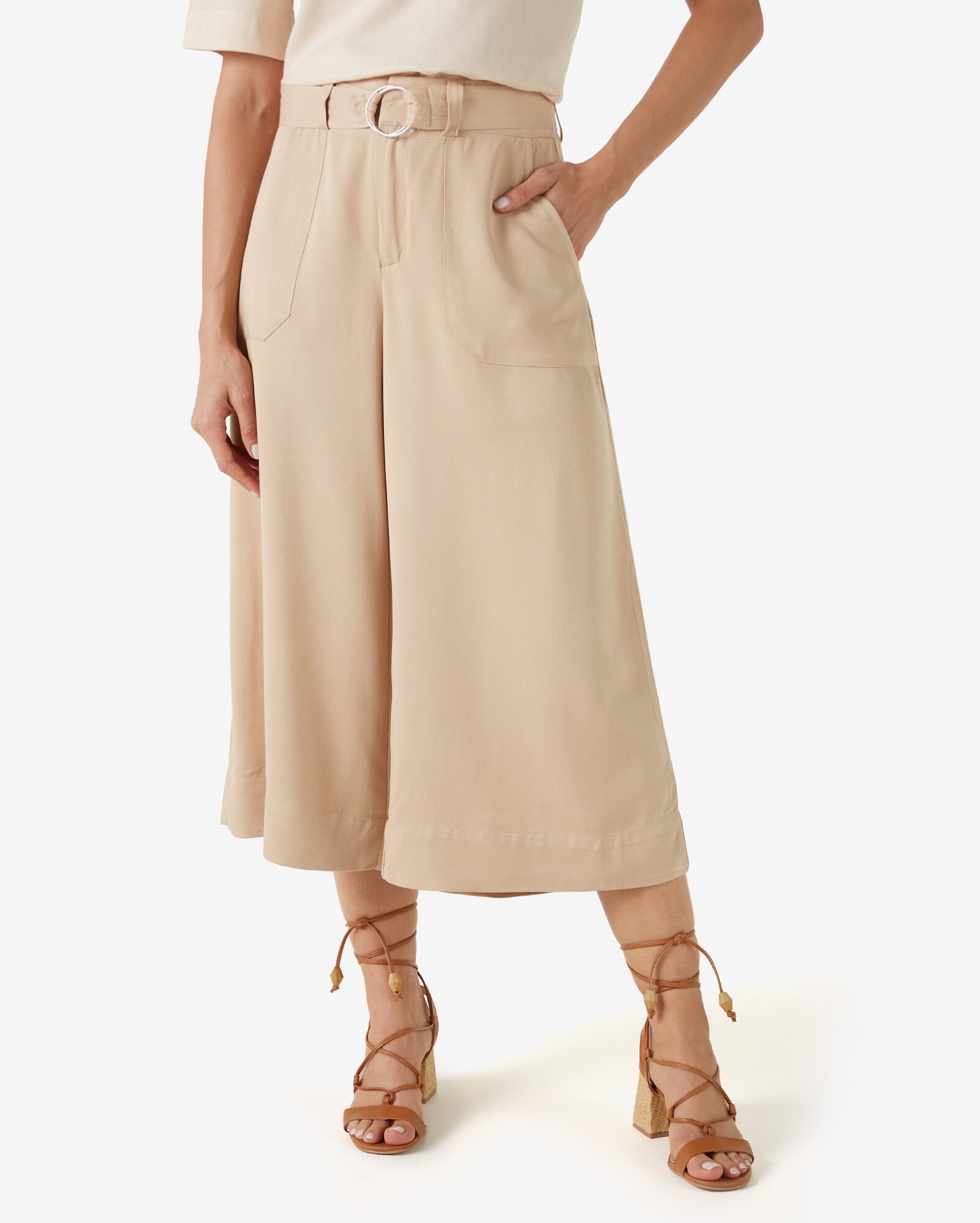Riachuelo | Calça Feminina Pantacourt Amarração Malha Viscose Bege AK by  Riachuelo