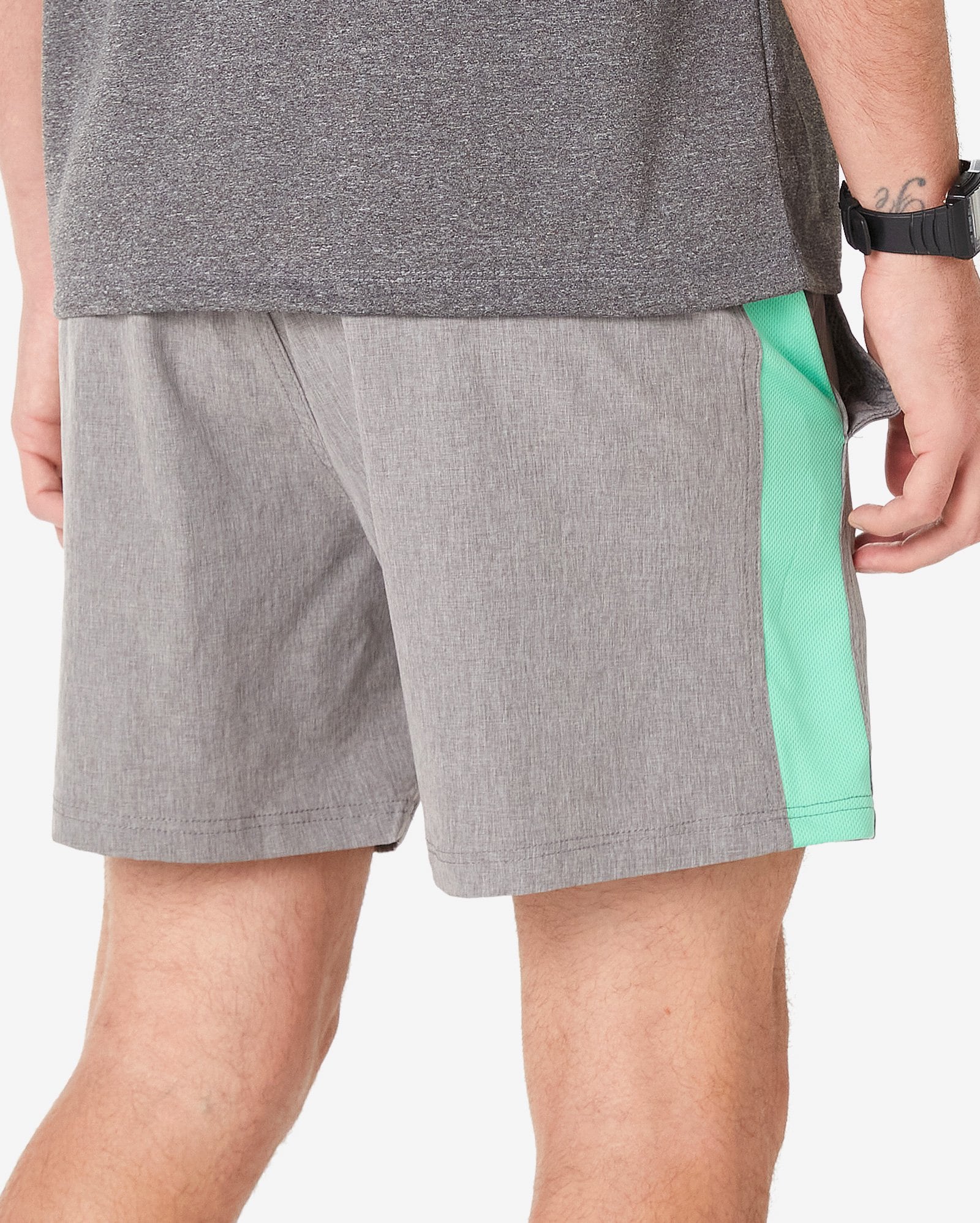 bermuda com listra lateral