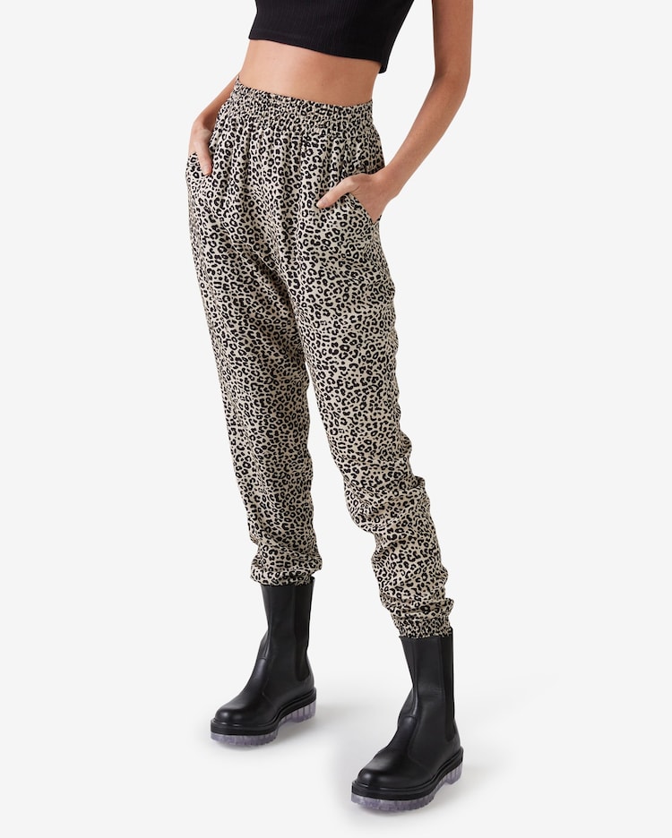 Riachuelo Calça Feminina Jogger Viscose Animal Print Onça Bege