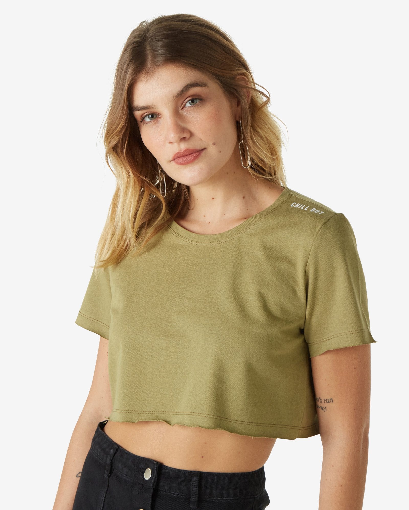 camiseta curta cropped