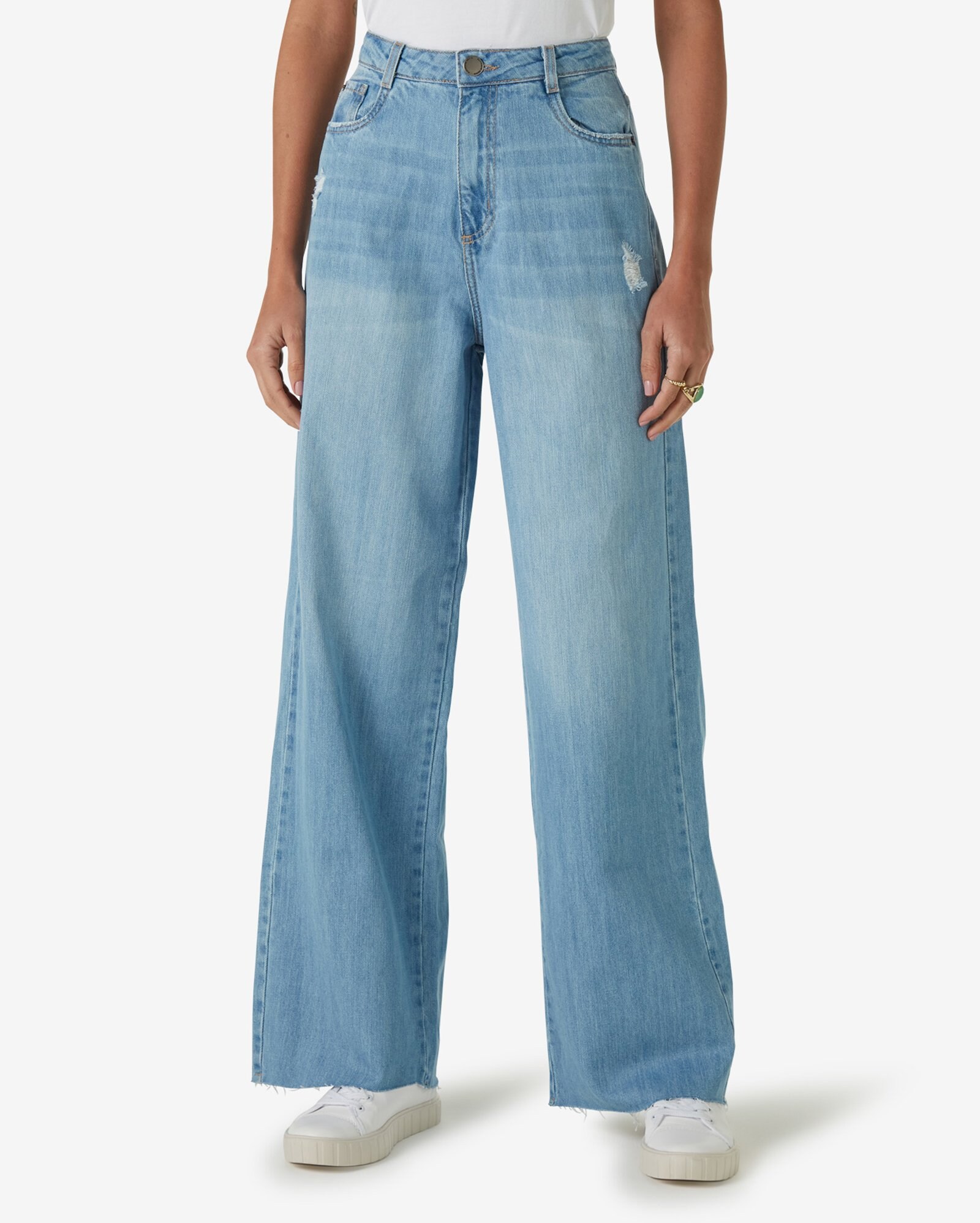 Riachuelo | Calça Jeans Feminina Wide Leg Estonado Destroyed Denim Claro  Pool by Riachuelo