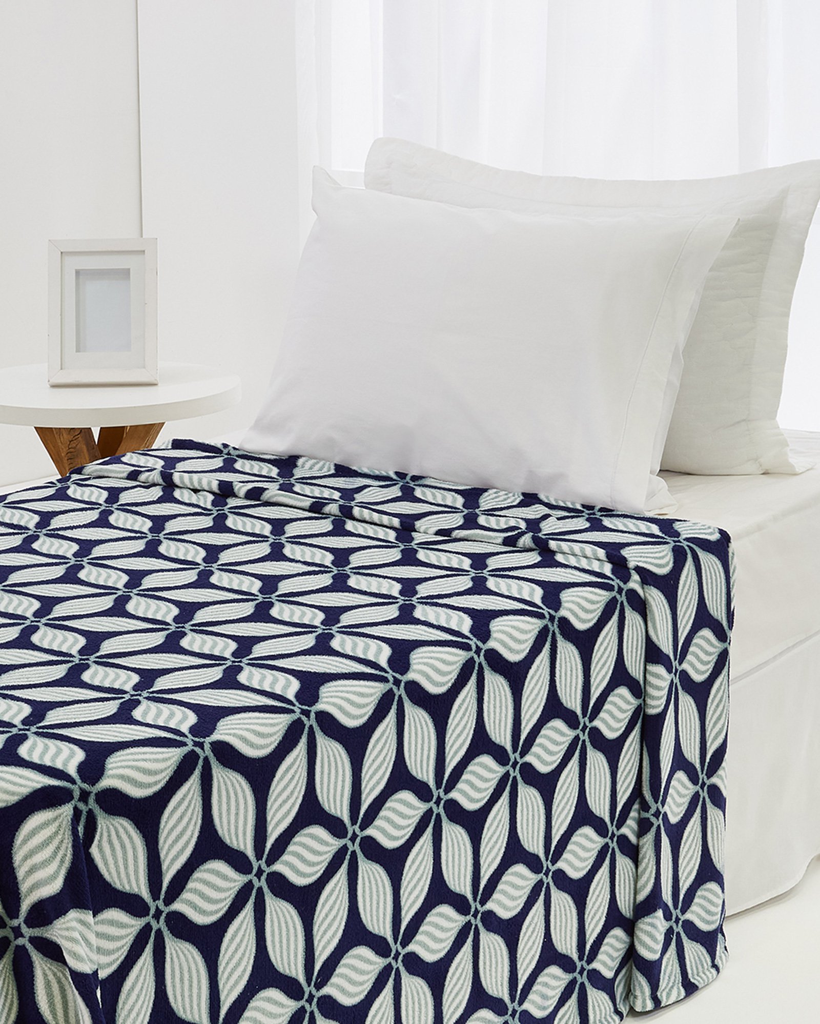 Riachuelo Manta Solteiro Fleece Kodi Azul Ultramarine Branco Casa 