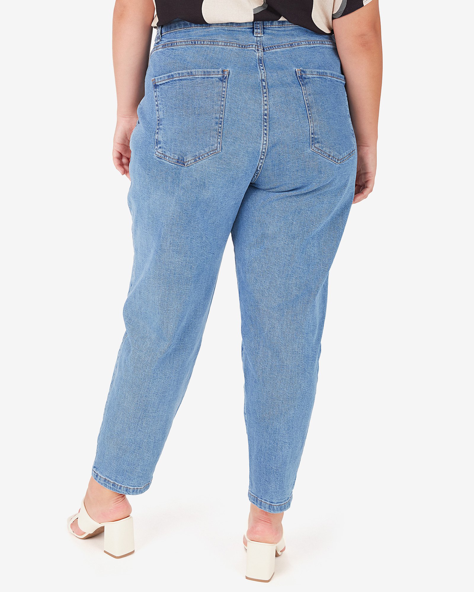 Riachuelo Calça Jeans Plus Size Feminina Mom Denim Claro Filipa by