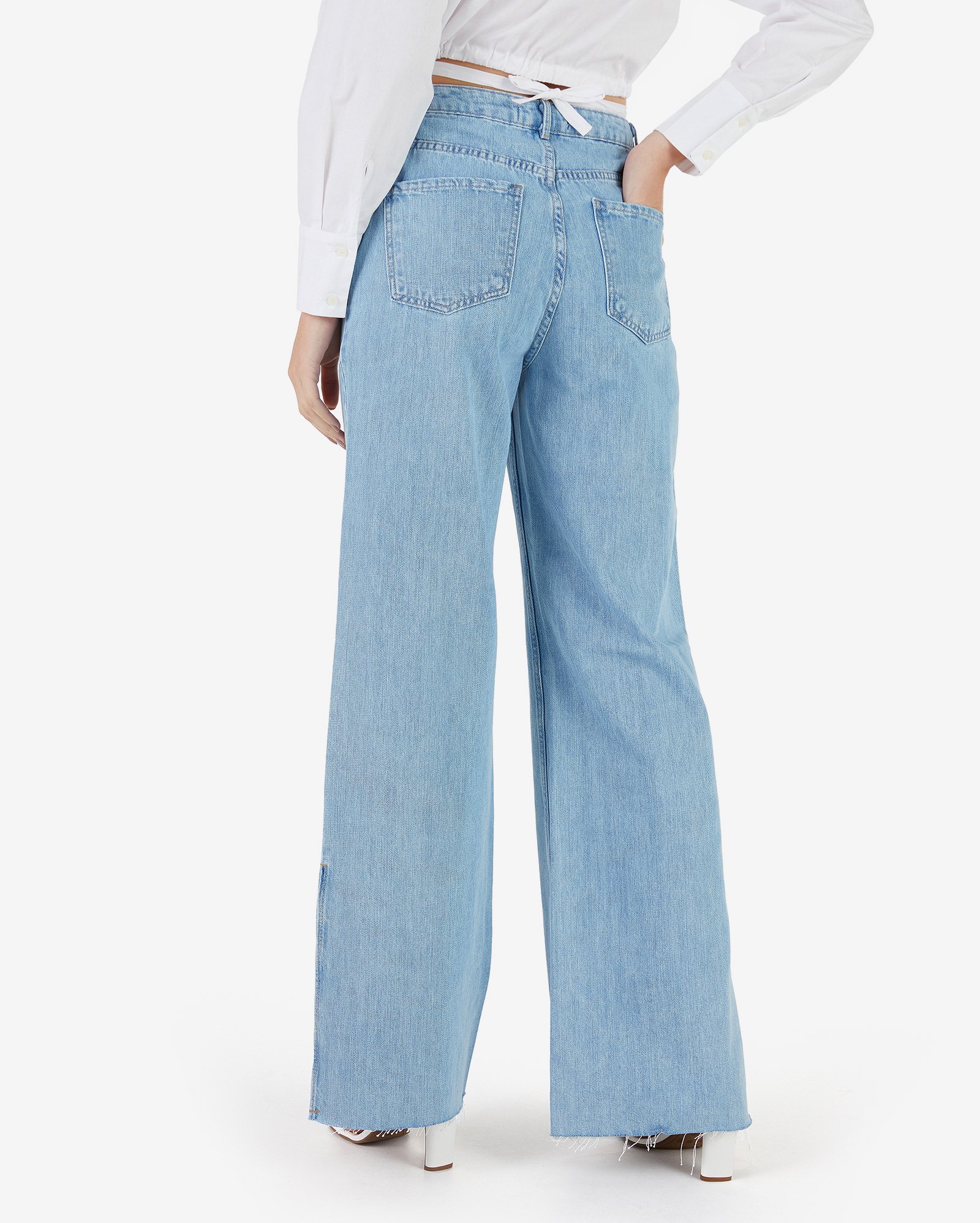 Riachuelo | Calça Jeans Feminina Wide Leg Cós Vazado Denim Claro AK by  Riachuelo