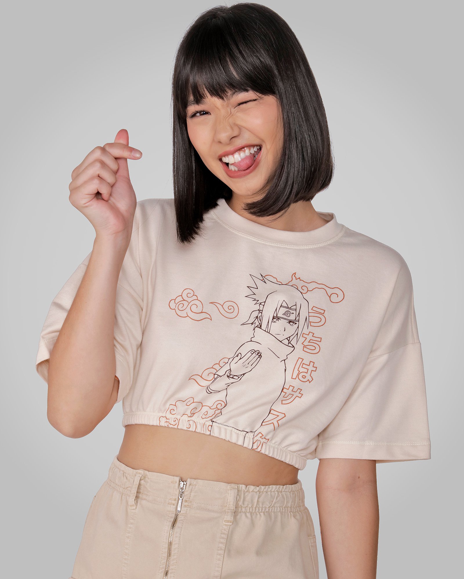 Riachuelo Camiseta Cropped Feminina Manga Curta Naruto Sasuke Bege