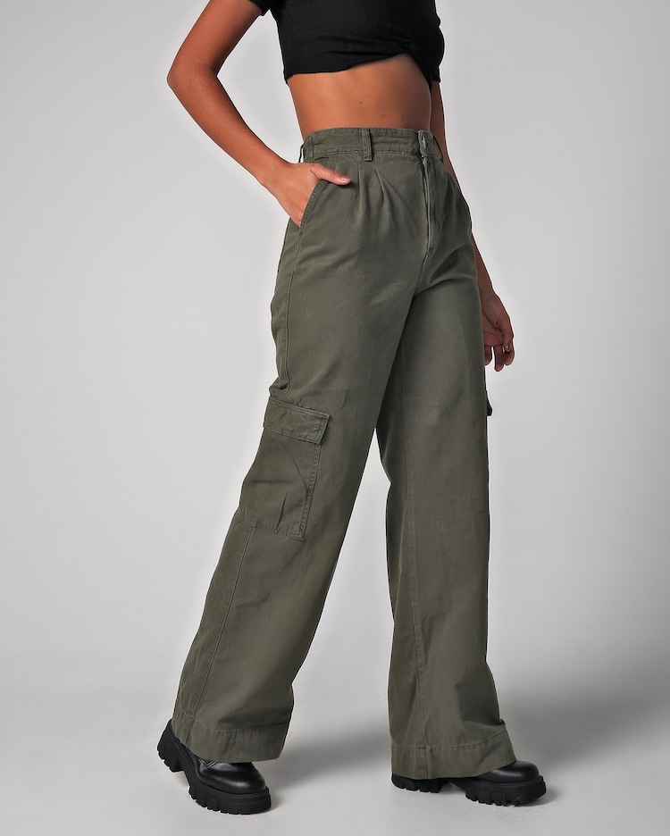 Riachuelo Calça jeans color feminina cargo cintura alta verde