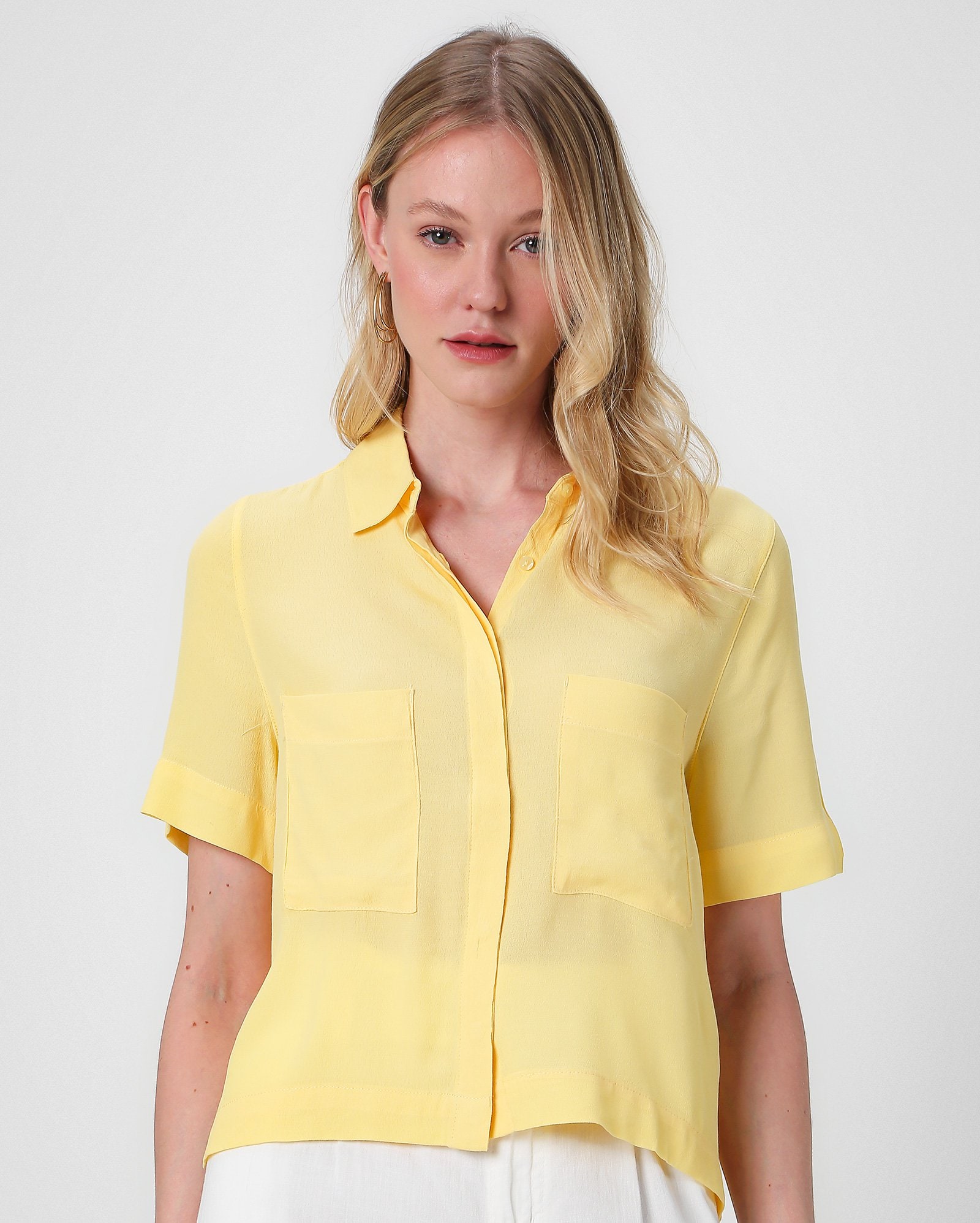 Riachuelo Camisa feminina manga curta amarela AK by Riachuelo