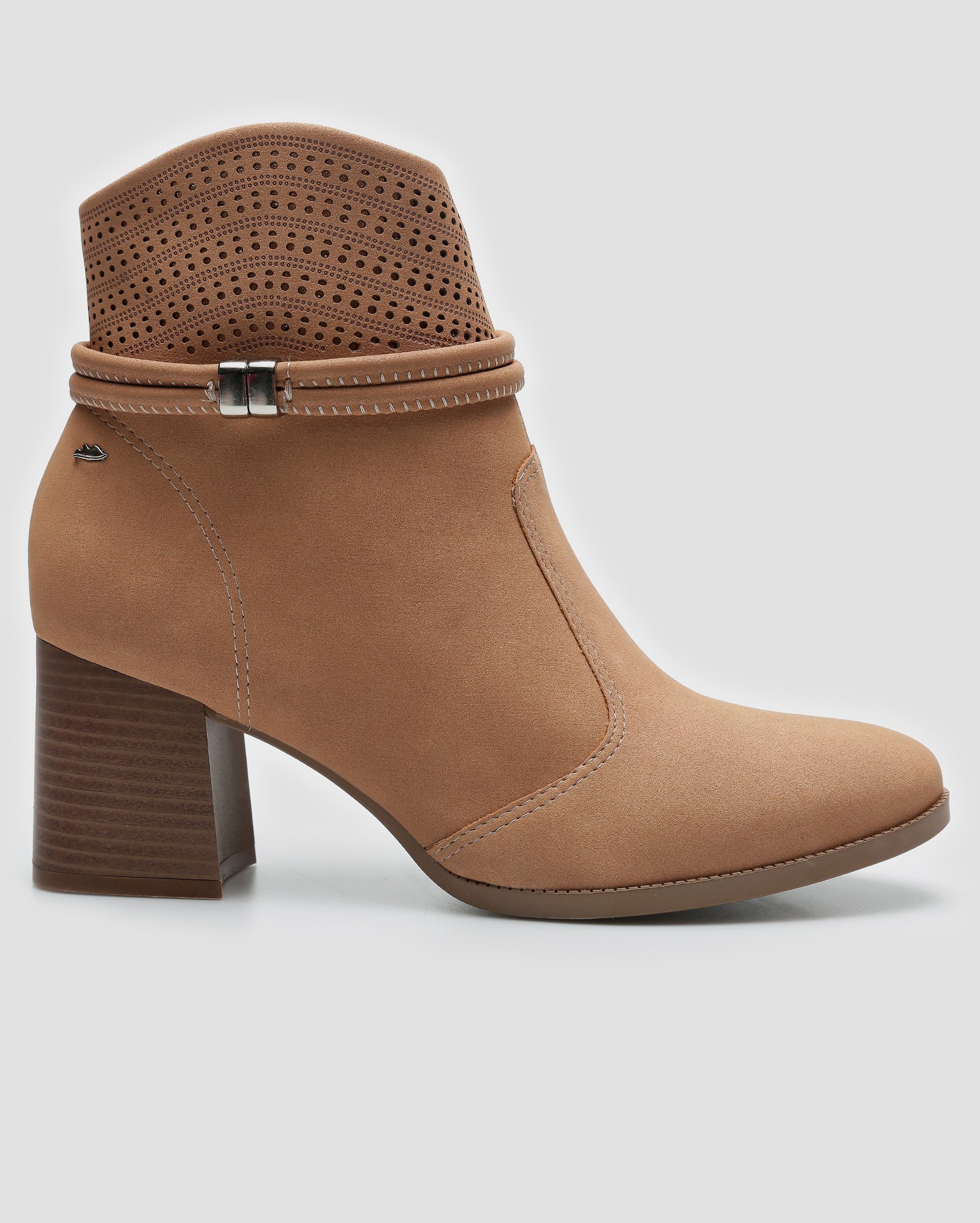 Riachuelo | Bota camurça cano baixo salto grosso laser cut bege | Dakota