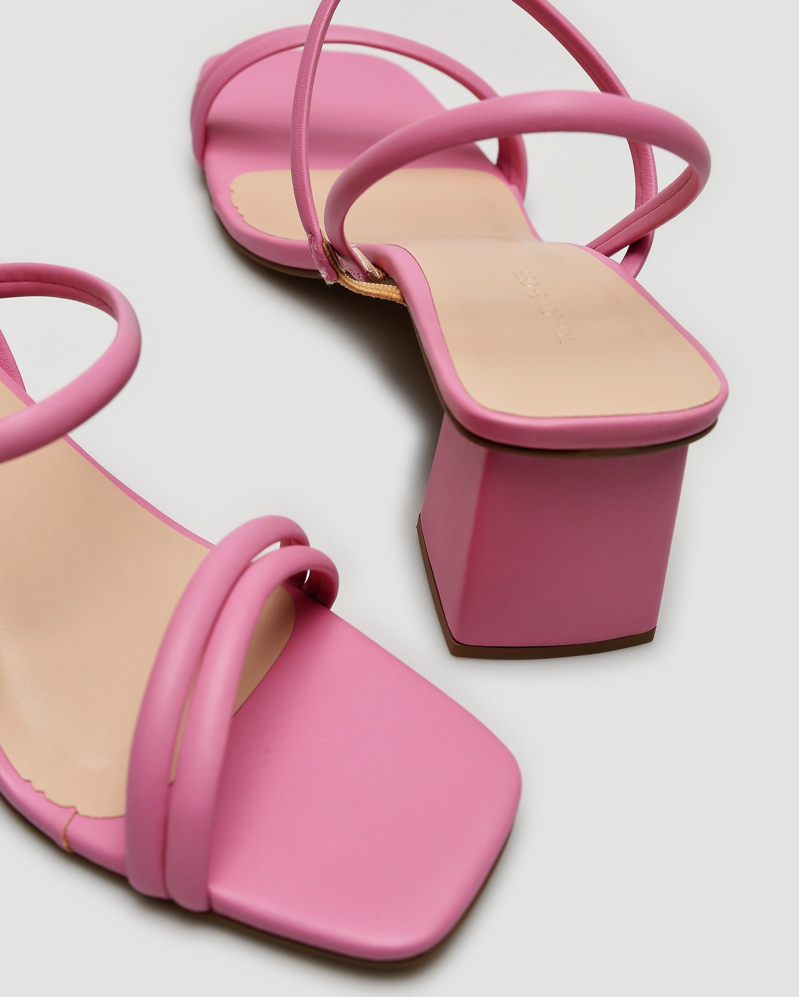 Riachuelo | Sandália salto médio bloco com tiras rosa | Riachuelo
