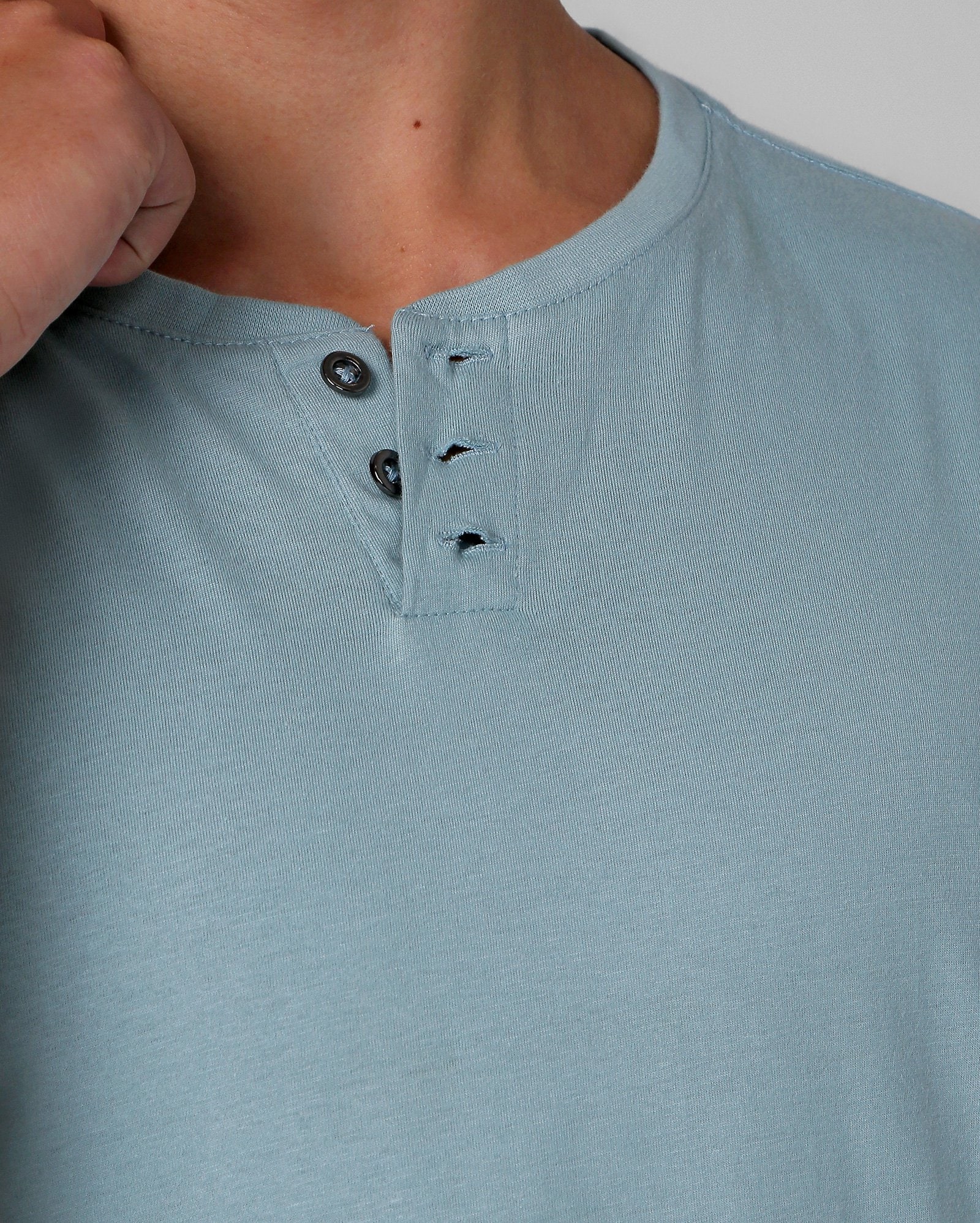 Riachuelo | Camiseta masculina com botão azul | Pool Basics by Riachuelo