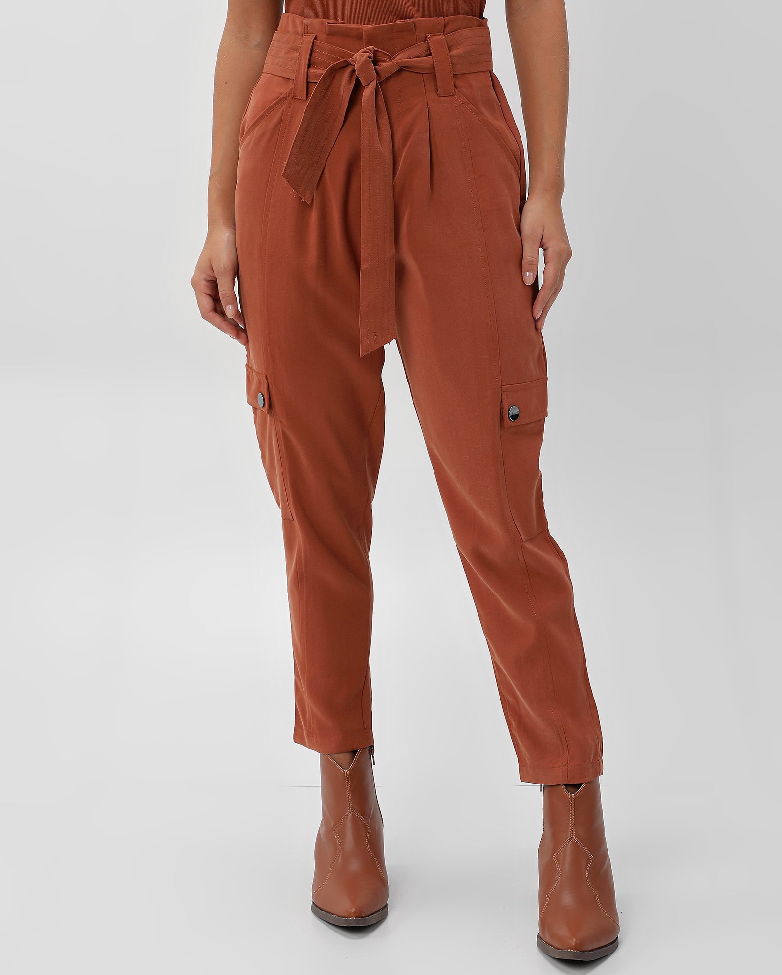 Riachuelo | Calça feminina cargo com amarração marrom