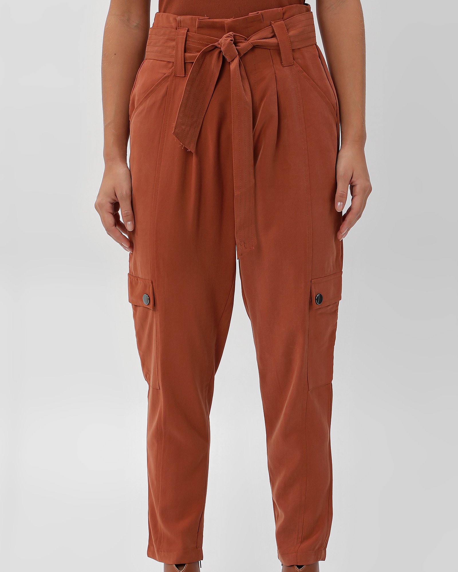 Riachuelo | Calça feminina cargo com amarração marrom