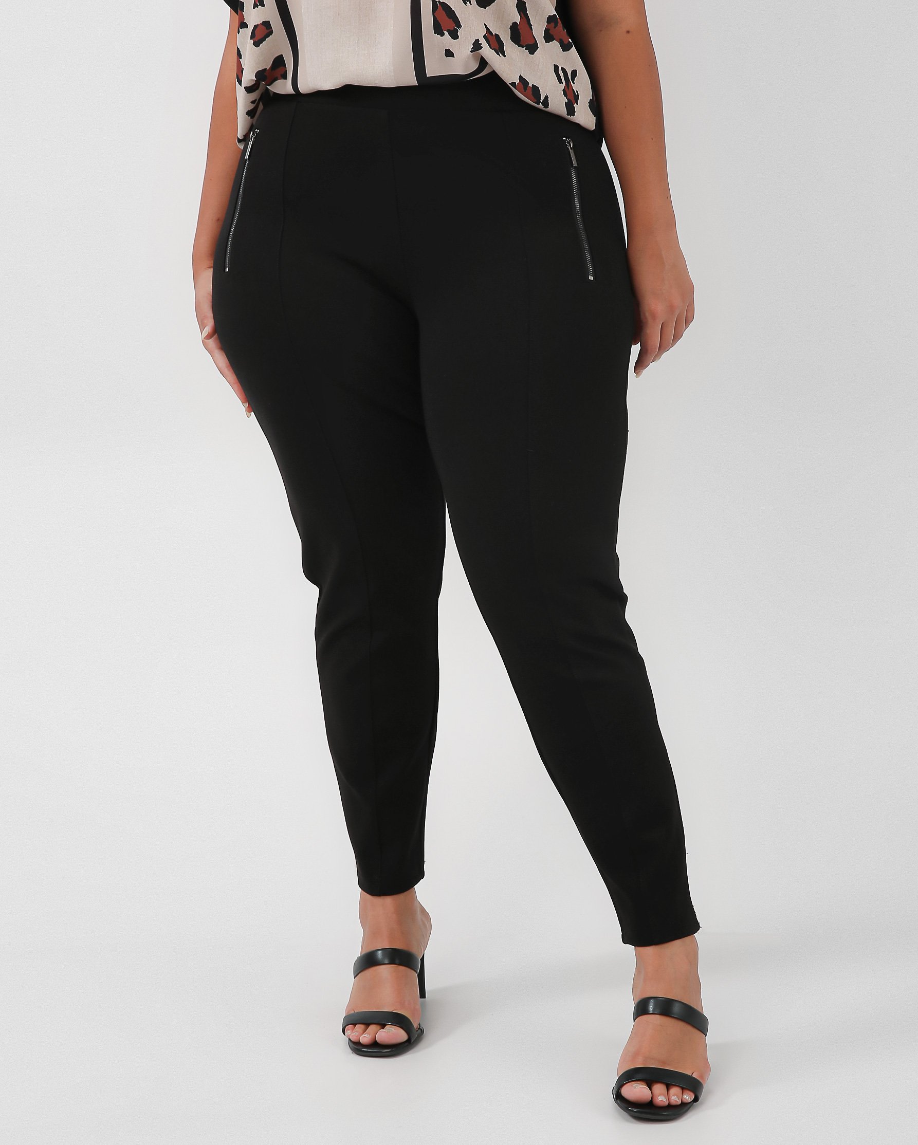 Calça legging plus size cós alto com zíper preta | AK Plus by Riachuelo