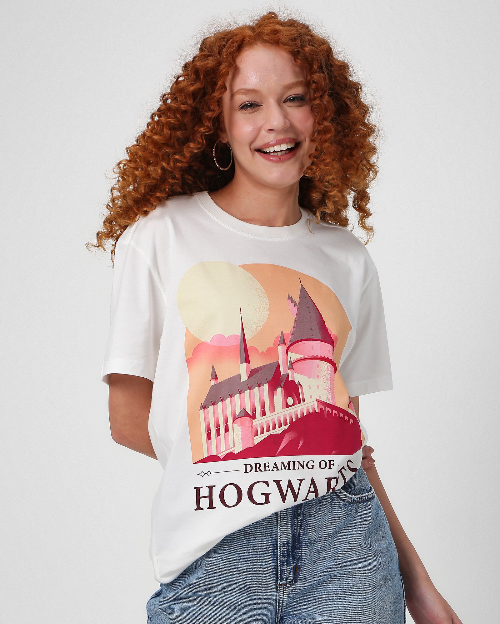 Riachuelo | Camiseta feminina Hogwarts Harry Potter branca | Warner Bros.