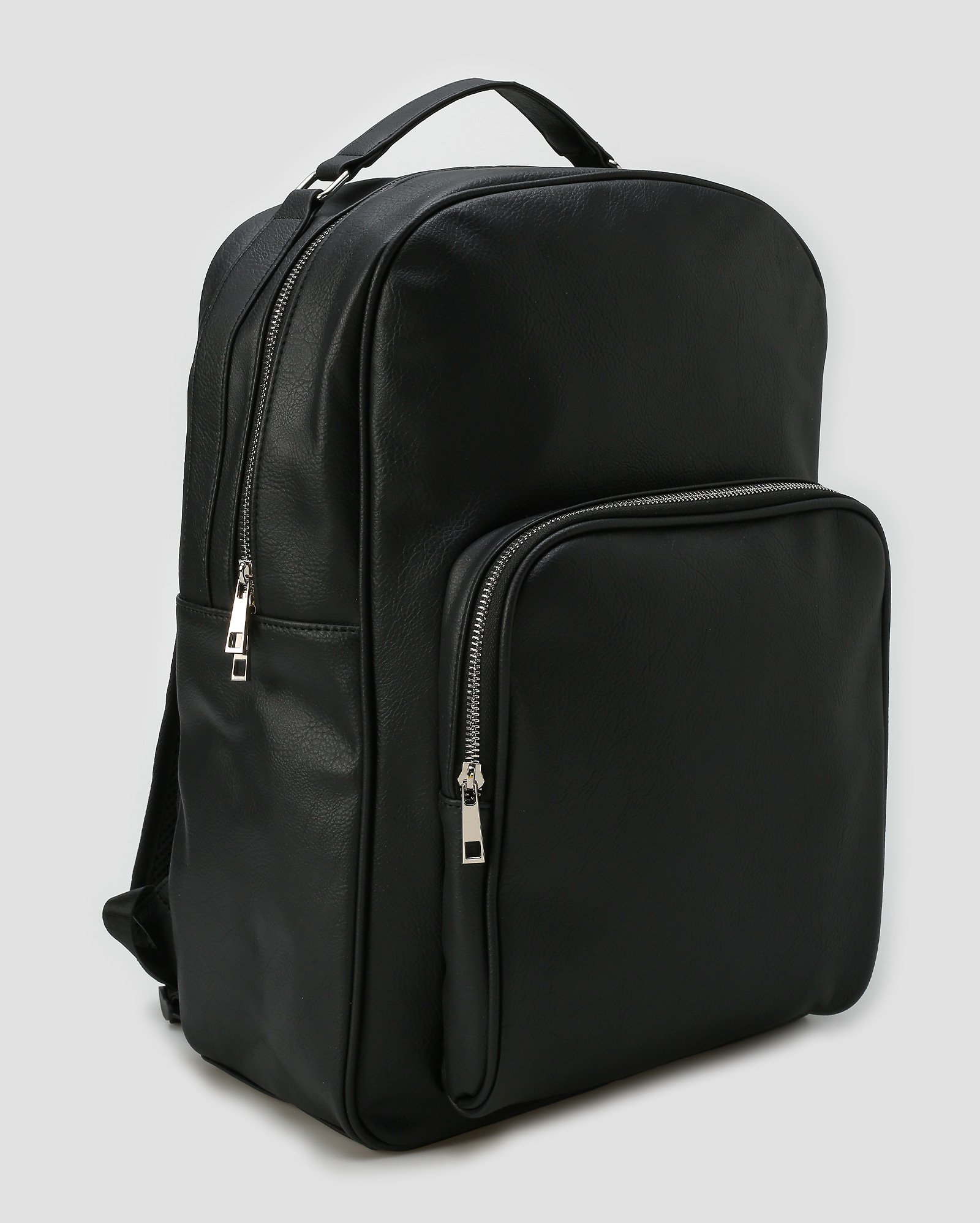 Mochila de costas com bolso preta | Pool by Riachuelo