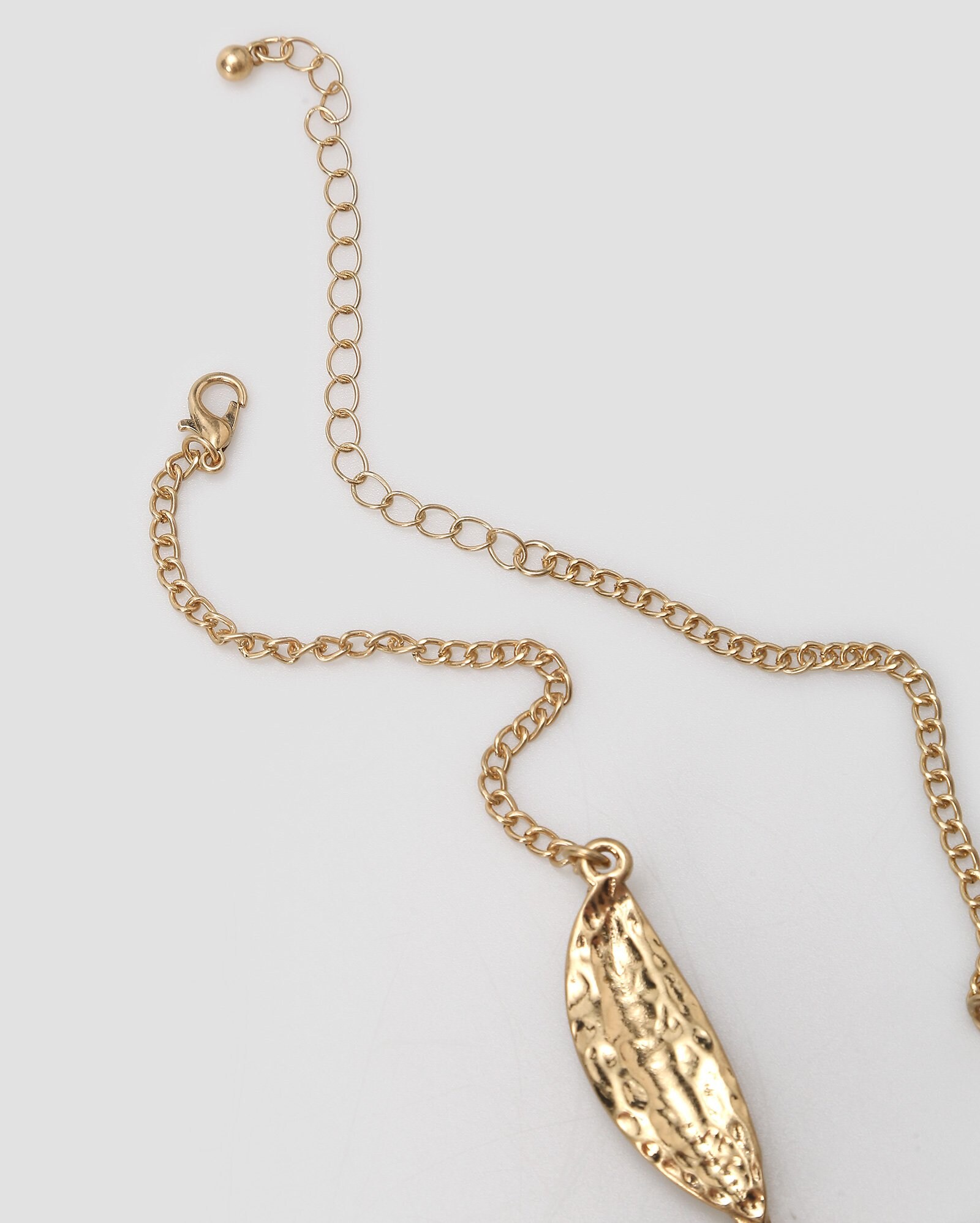 Colares Riachuelo Riachuelo | Colar feminino de folhas dourado | Accessori by Riachuelo