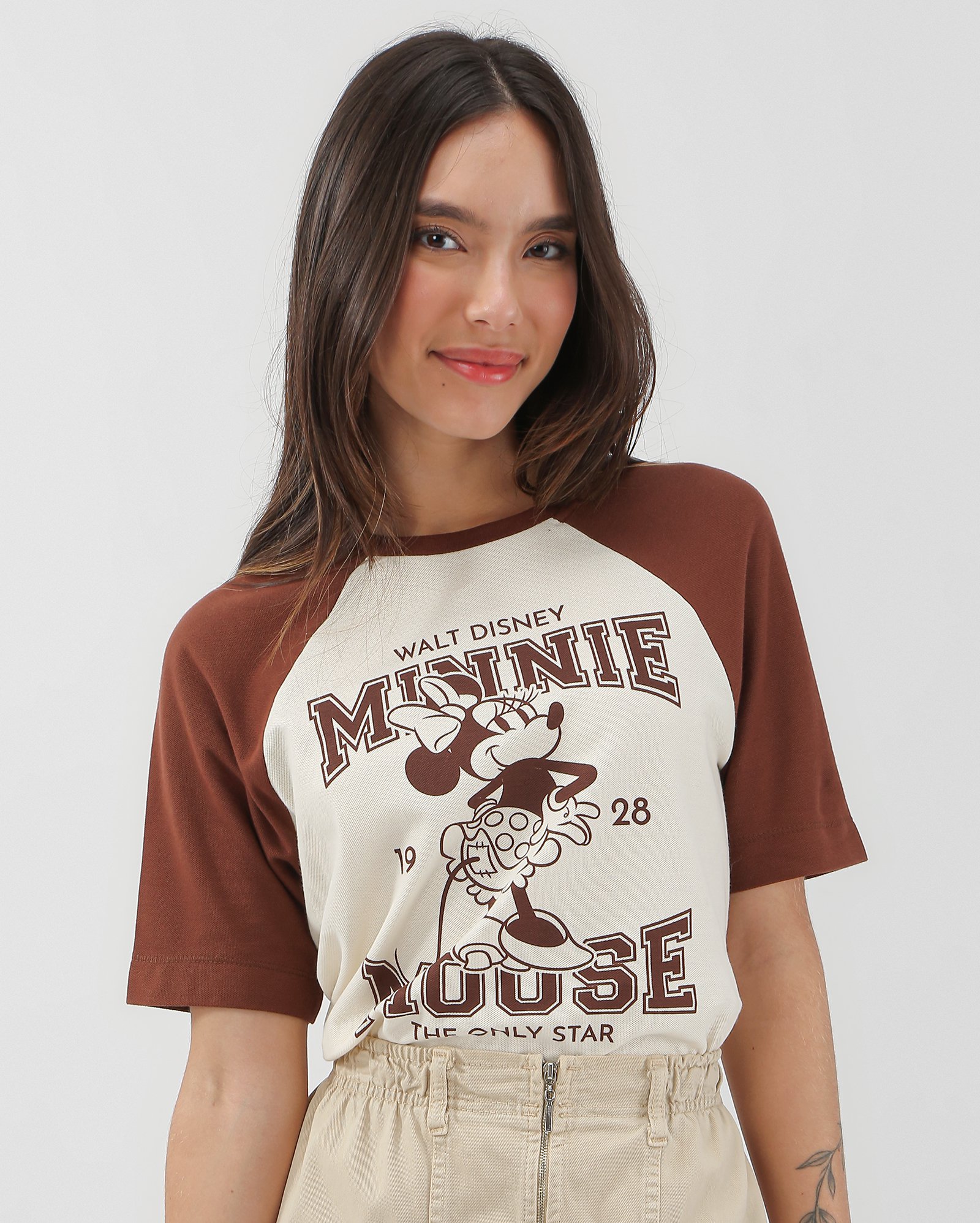 Riachuelo Camiseta feminina college Minnie Mouse bege Disney