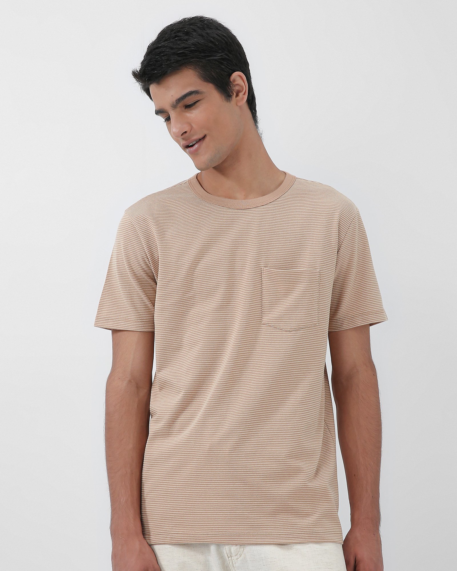 Camiseta masculina regular listrada texturizada bege | Pool by Riachuelo