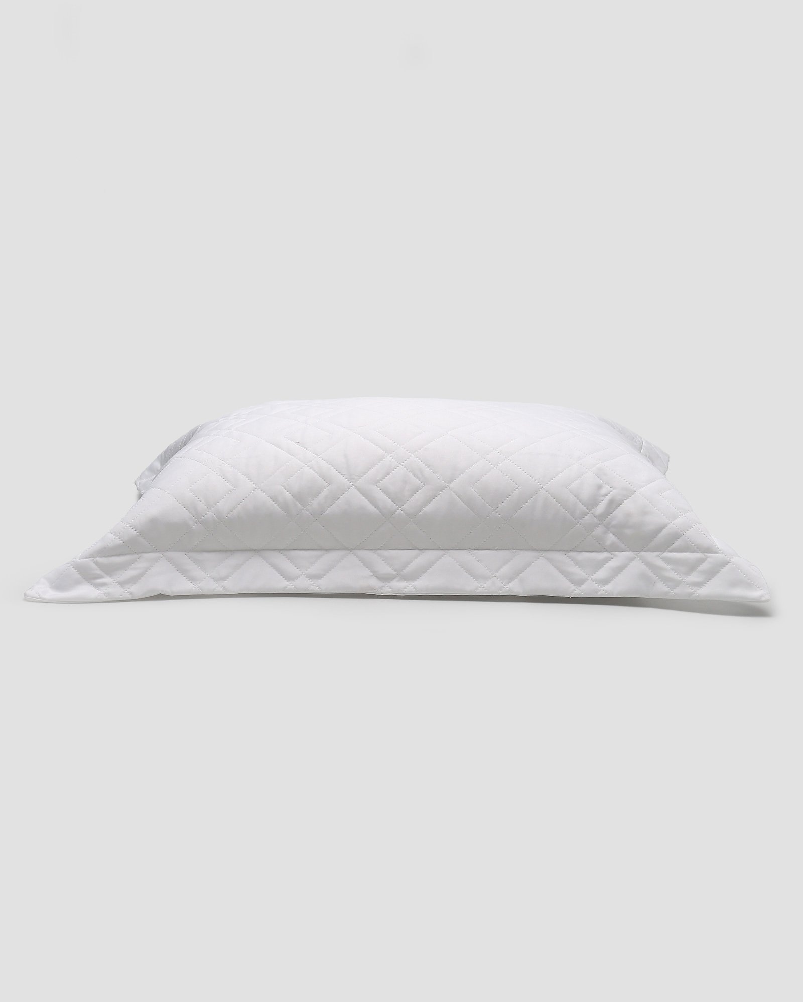 Porta-travesseiro de microfibra matelada - ÚNICO Branco | Casa Riachuelo