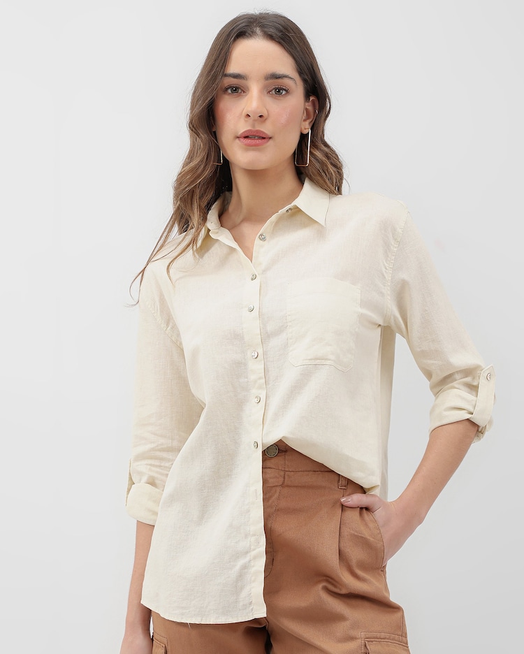 Riachuelo Camisa feminina alongada com bolso Bege Mescla AK