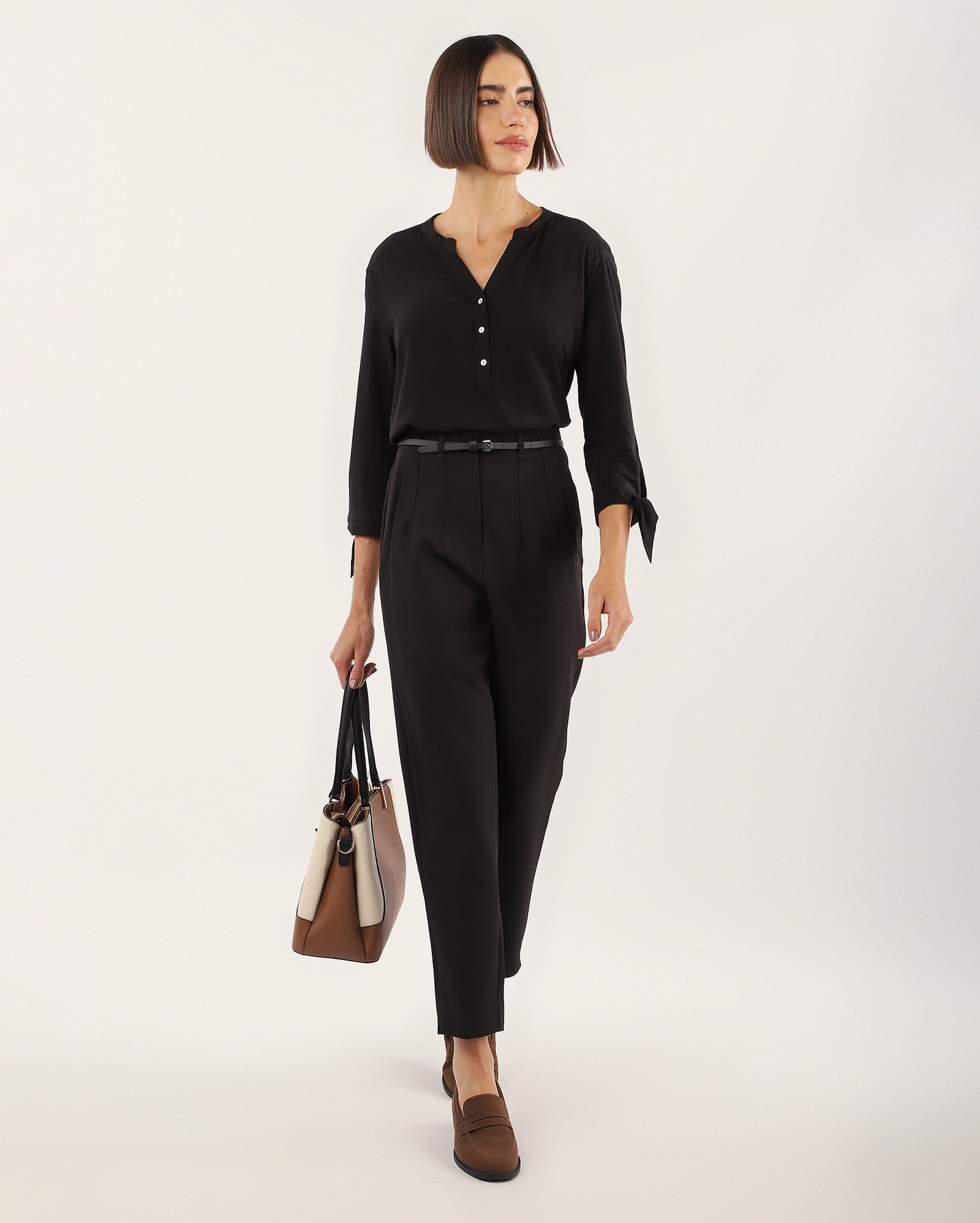 Camisa feminina Hana em viscose com laço - Preto