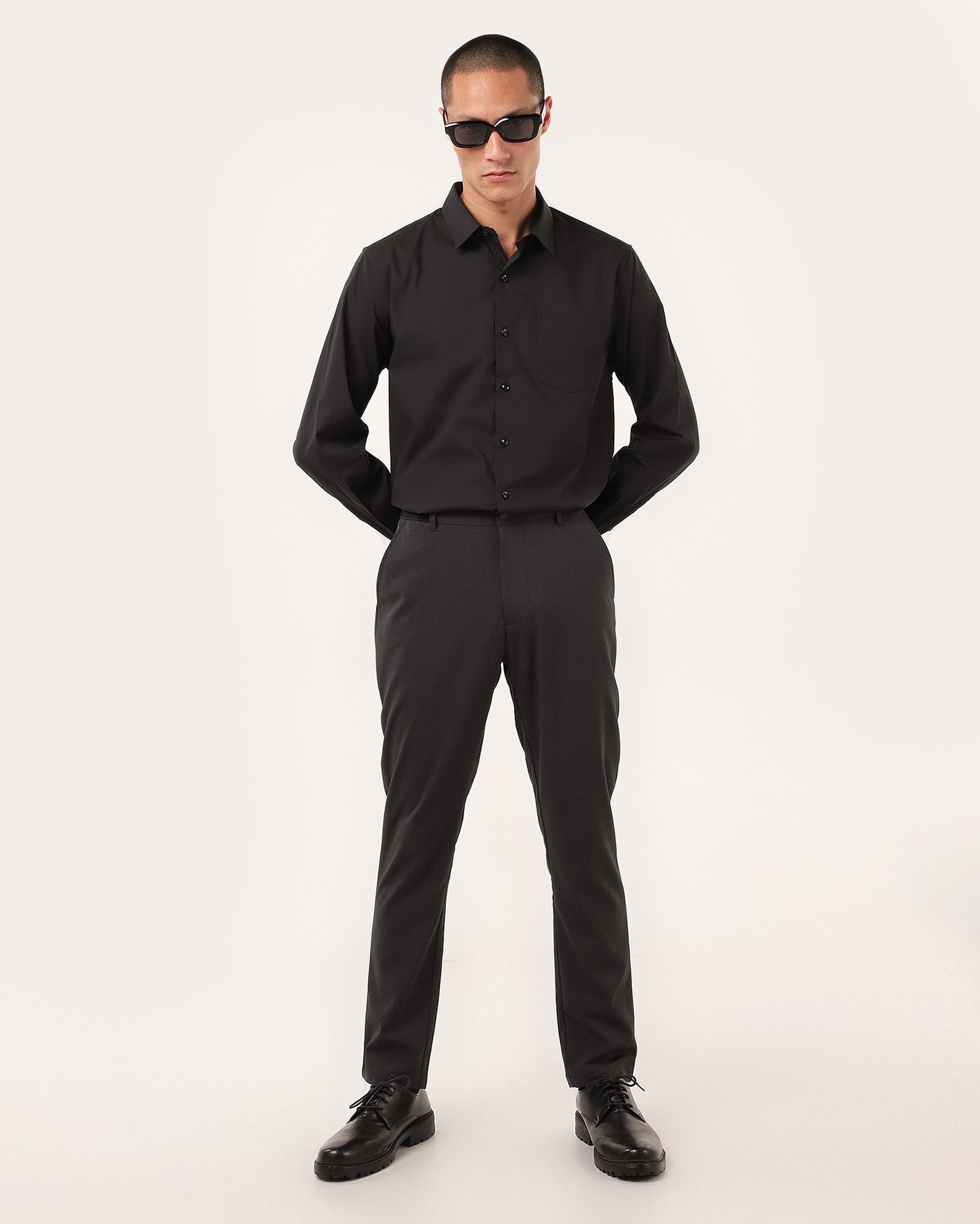 Camisa social masculina regular manga longa com bolso - Preto | Riachuelo