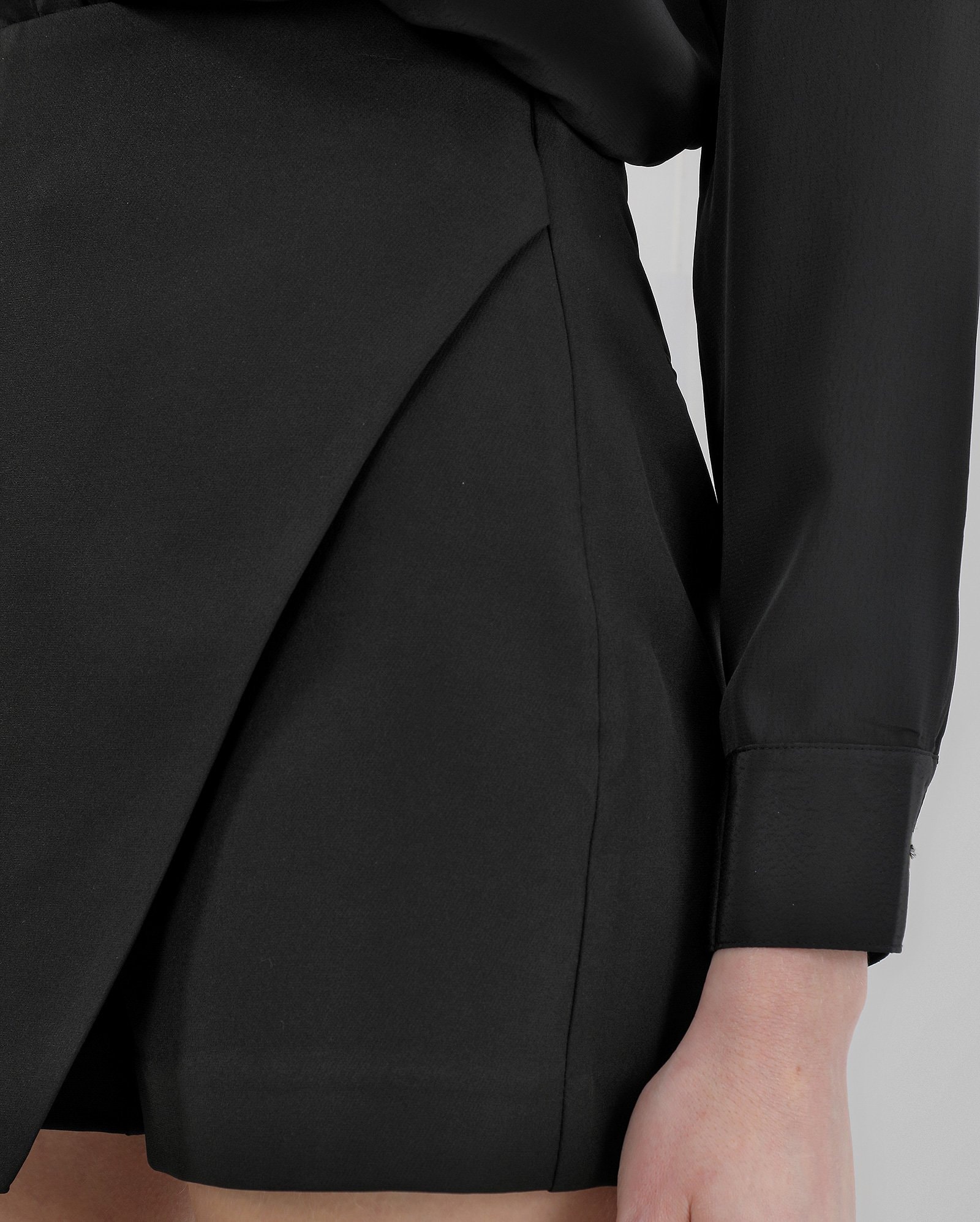 Short-saia transpassado alfaiataria - Preto — foto 5