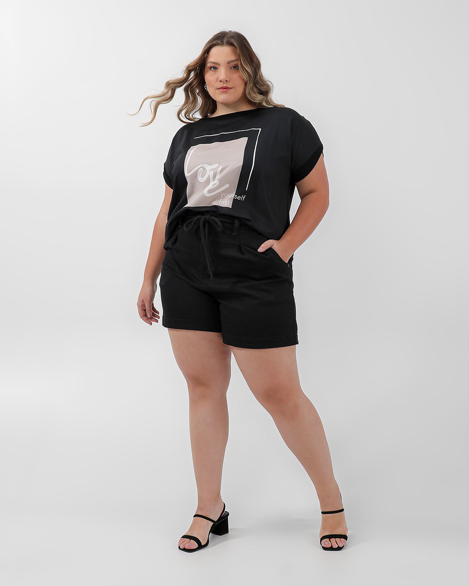 Short jeans plus size feminino chino alfaiatado com amarração - Preto | Pool Jeans