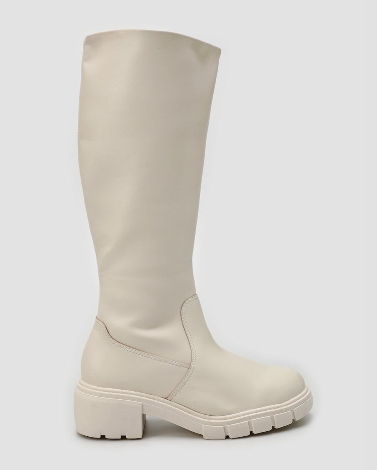 Riachuelo Bota feminina tratorada cano alto off-white Beira Rio