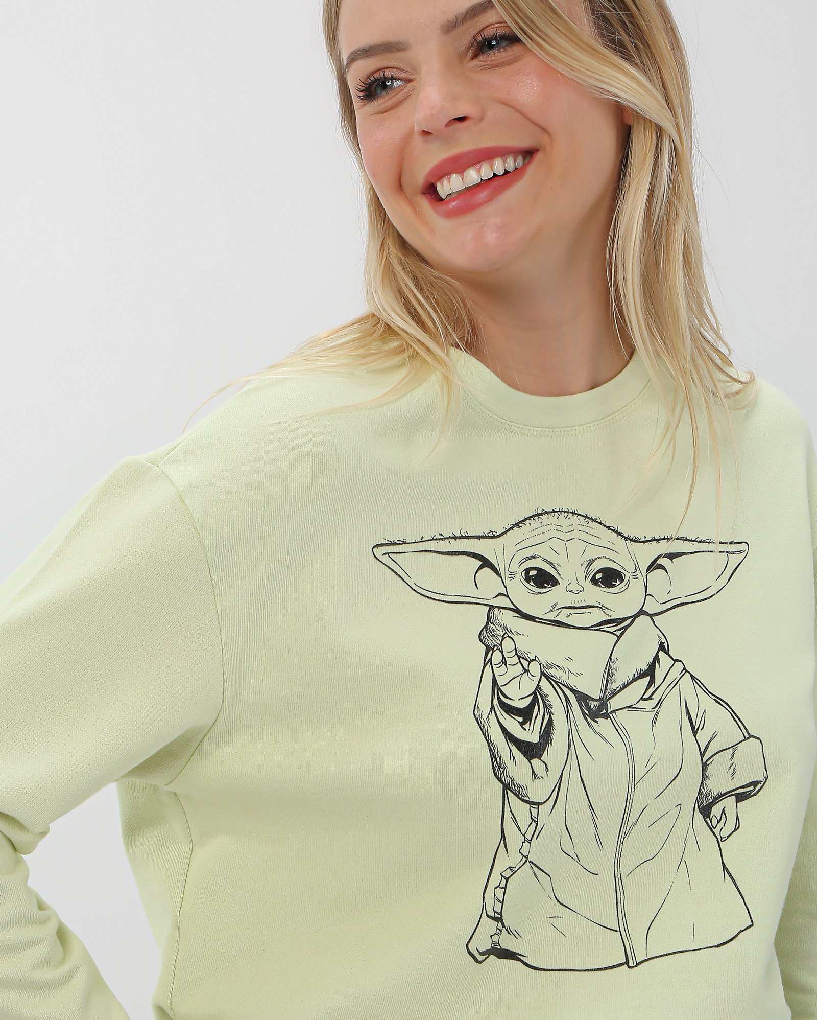 Blusa de moletom cropped com ajuste Baby Yoda verde Disney FANLAB