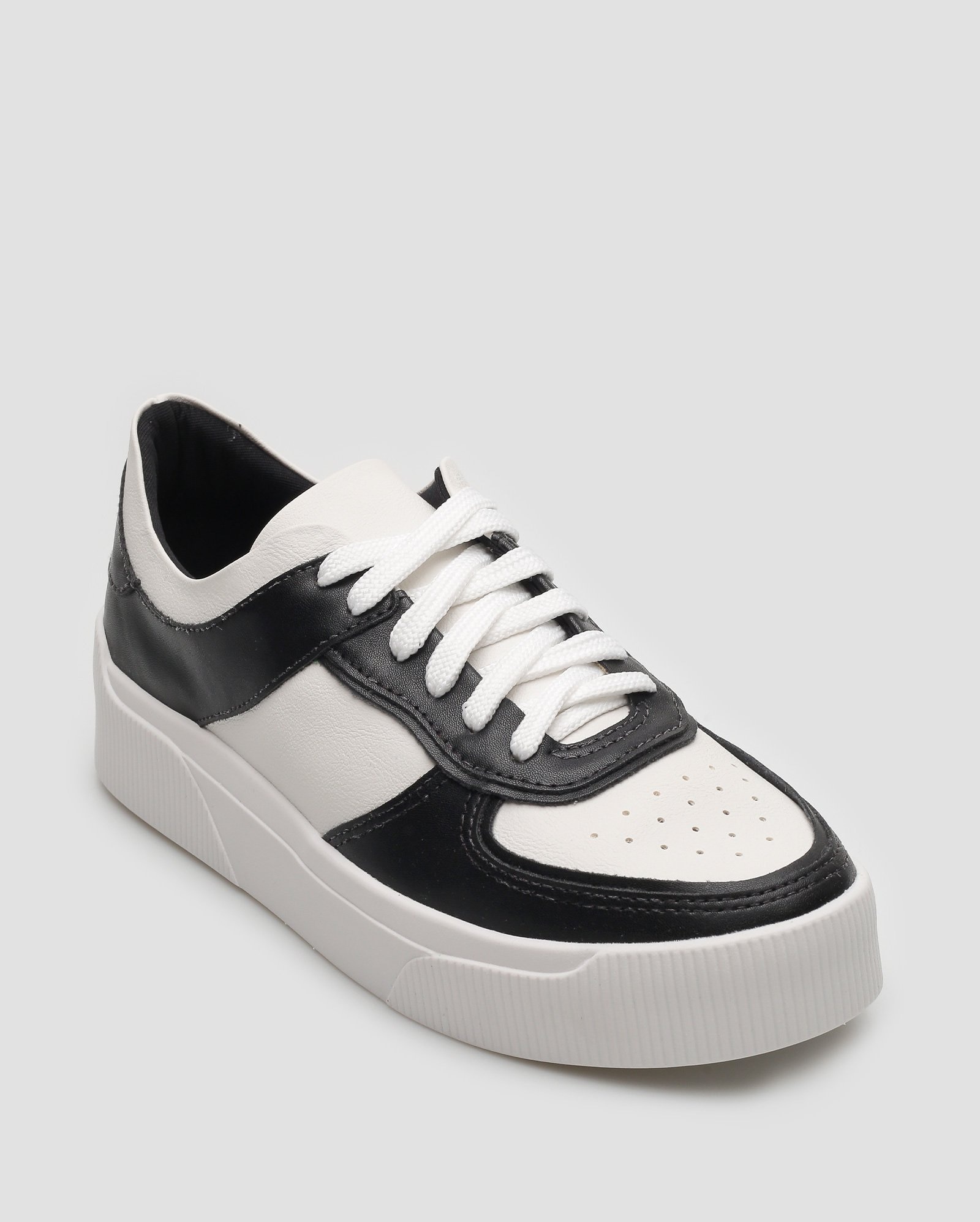 Tênis feminino casual recortes branco | Riachuelo