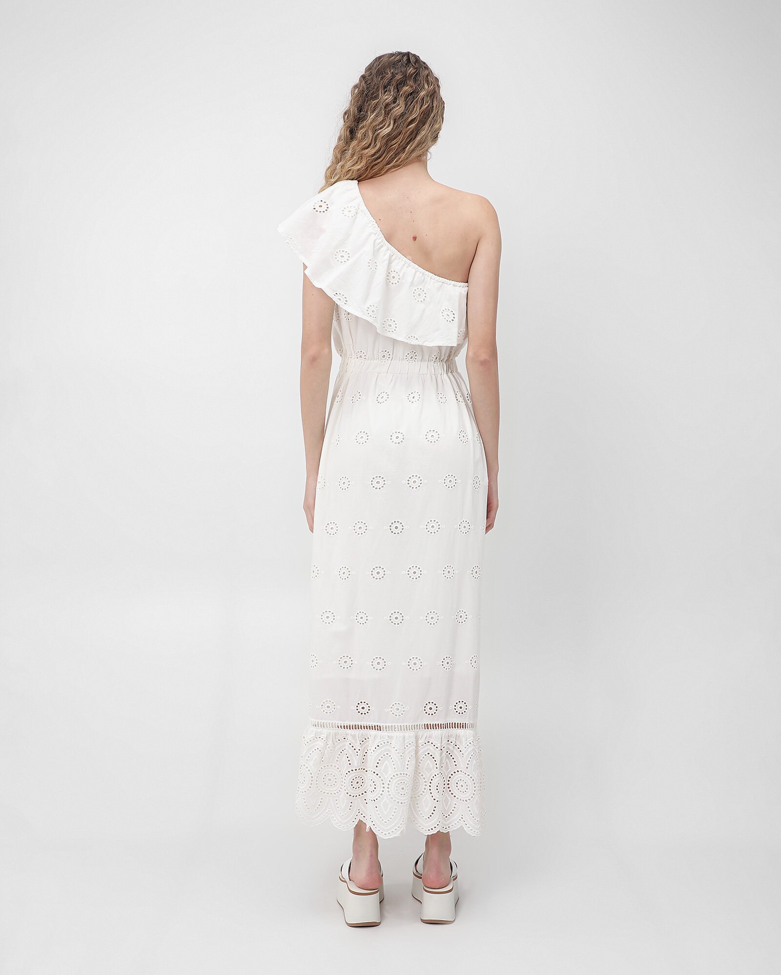 Vestido longo em laise um ombro só babados branco — foto 2