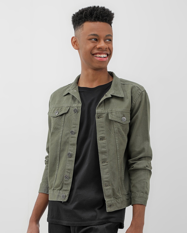 Riachuelo Jaqueta jeans color juvenil com bolsos e botões verde