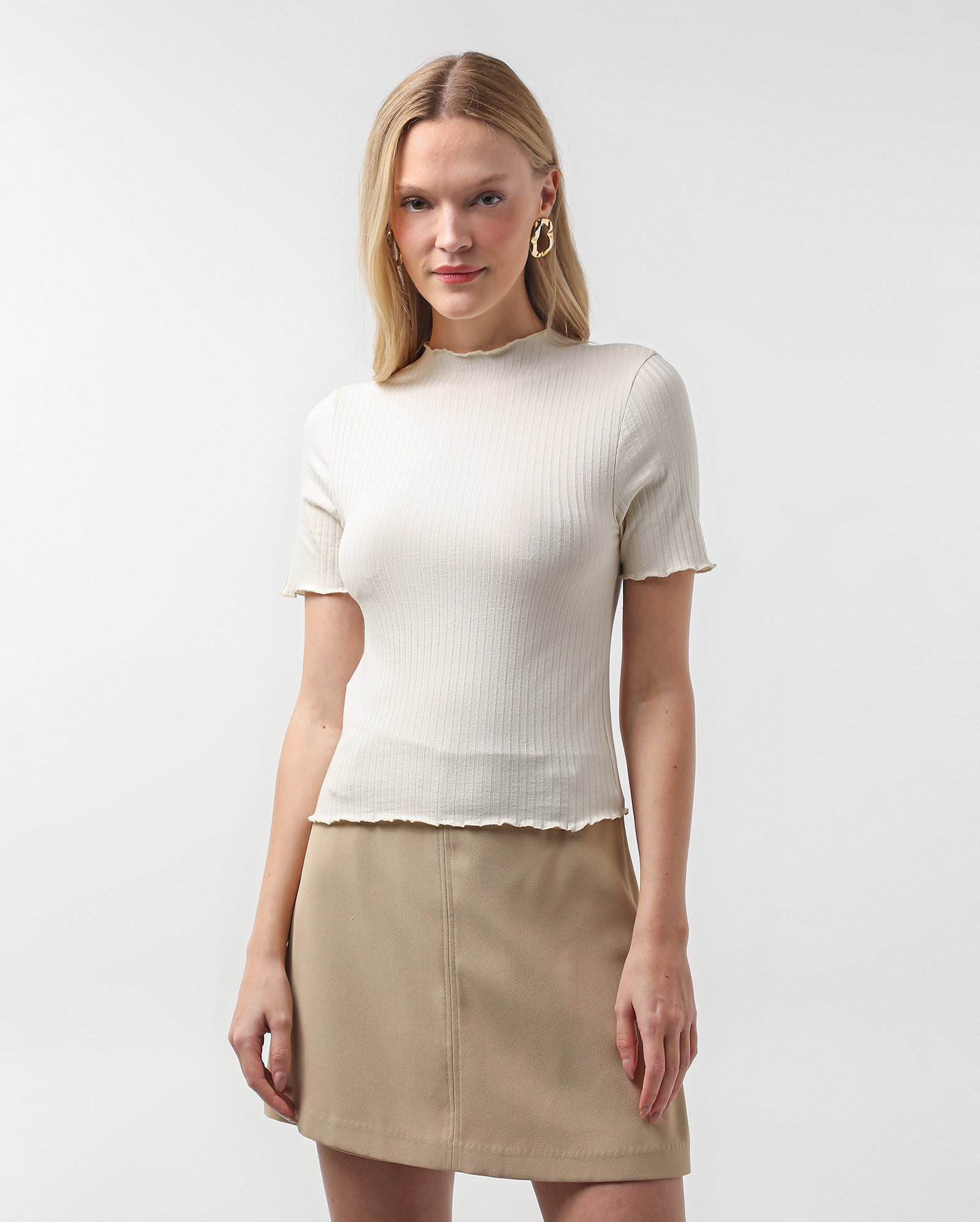 Blusa feminina Brê MC canelada ripple - Bege Linho | AK by Riachuelo